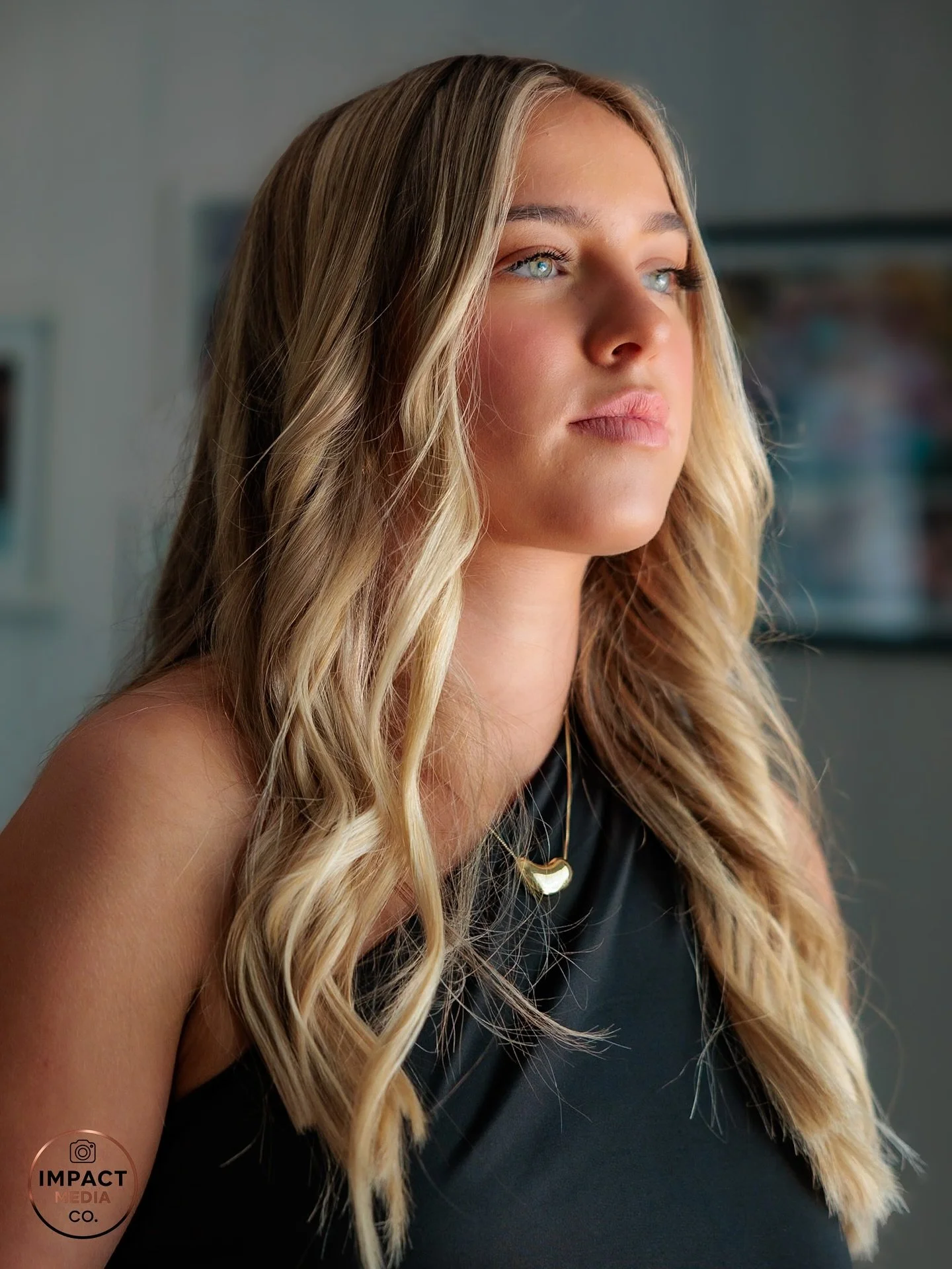 Last night we had the pleasure of capturing this beauty ahead of her Year 12 Formal. This glam was made possible by a dream team:

💇🏼&zwj;♀️ Hair: @goochieshairdesign &amp; @hairbyjords
☀️ Tan: @chrissystanningstudio
💄 Makeup: @spoiltbeautydubbo

