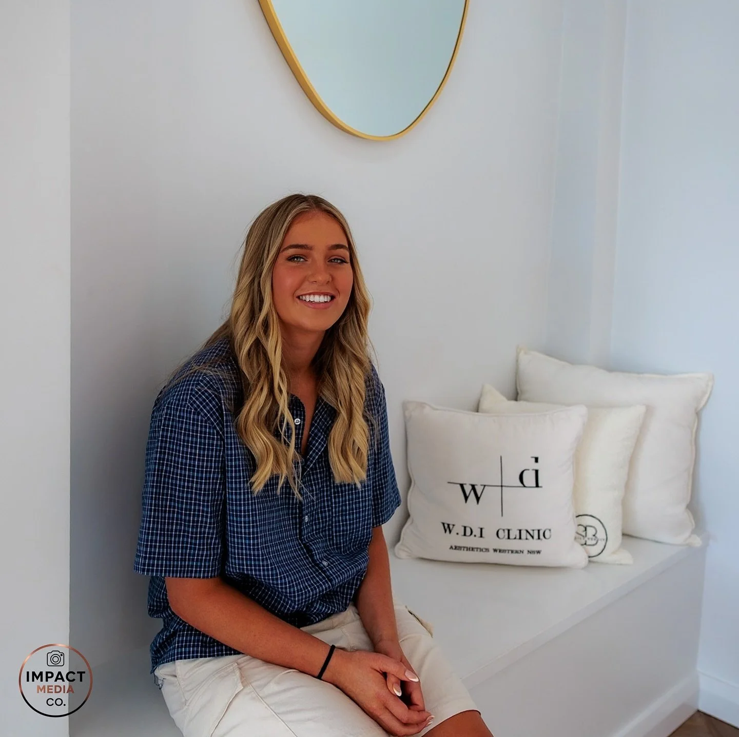 📸 ✨ Indy&rsquo;s formal prep continued at @spoiltbeautydubbo with the lovely Bec on the brushes.

Huge shoutout to Bec not only for her flawless work, but also for picking up the camera and snapping a few shots while I had to duck out. Absolute gem 