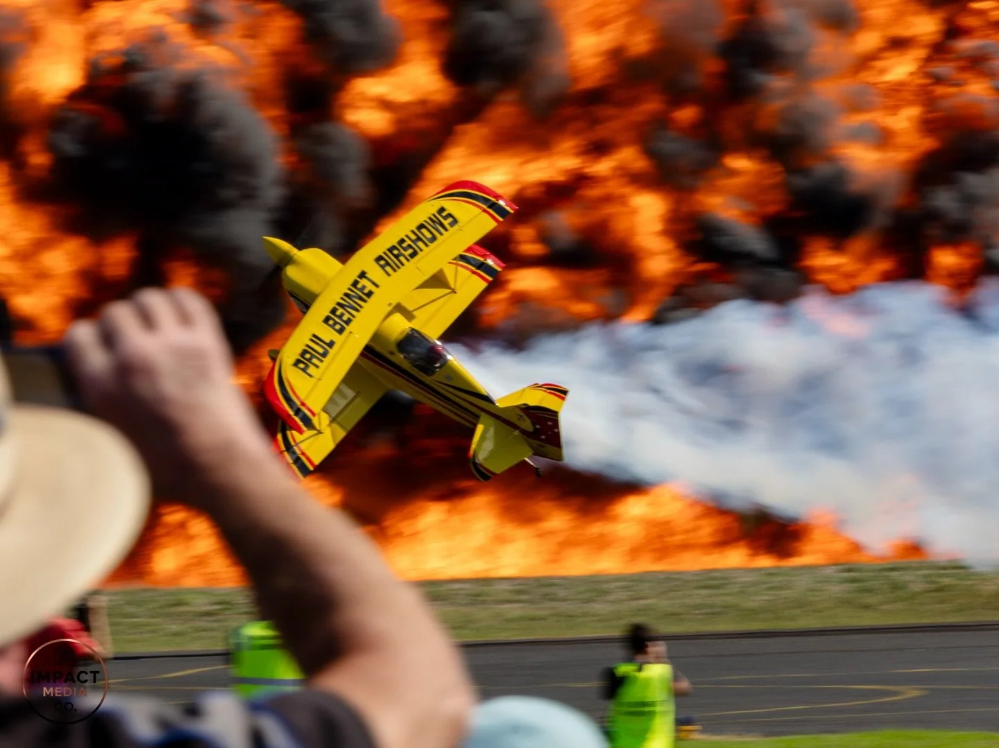 Not your average Saturday&hellip; 🔥✈️
Warbirds, fire, and some seriously epic flying at Scone.

#warbirdsoverscone #airshow #aviationphotography #planelovers #impactmediaco