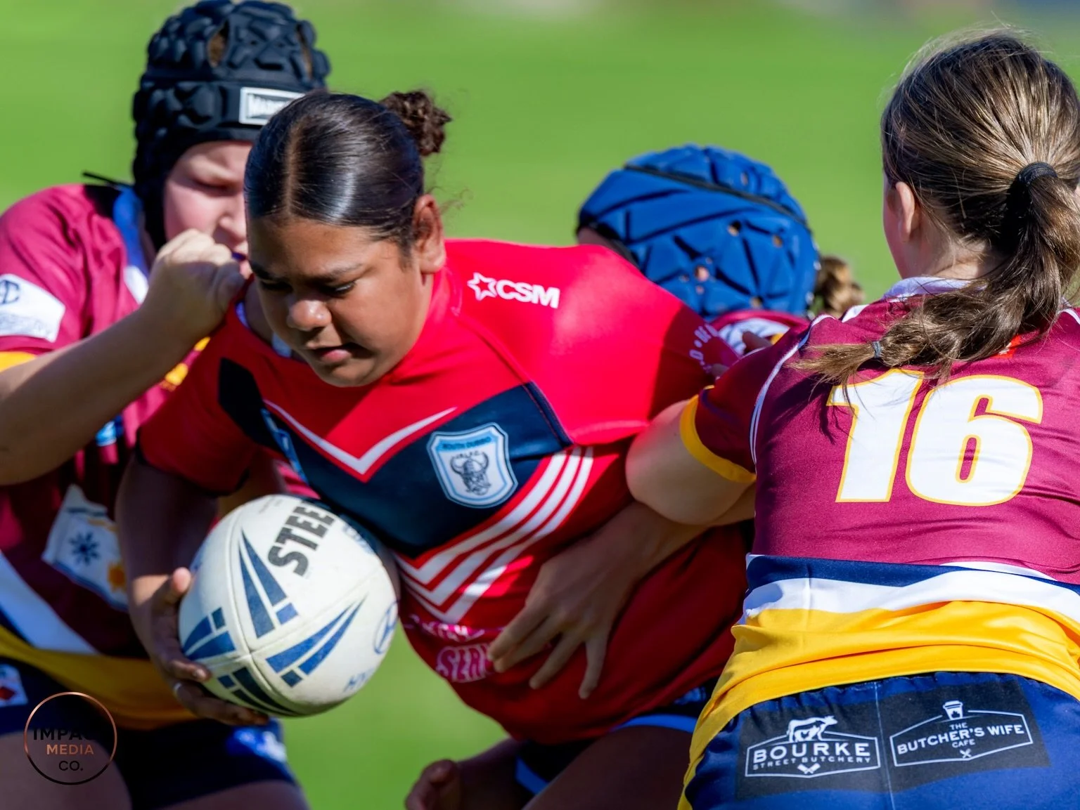 What a weekend for female footy 🏉🔥

The first games of Female Tackle for the U13s and U15s saw St John&rsquo;s take on South Dubbo and the girls absolutely turned it on 👏

So much toughness, skill and determination on display across both age group