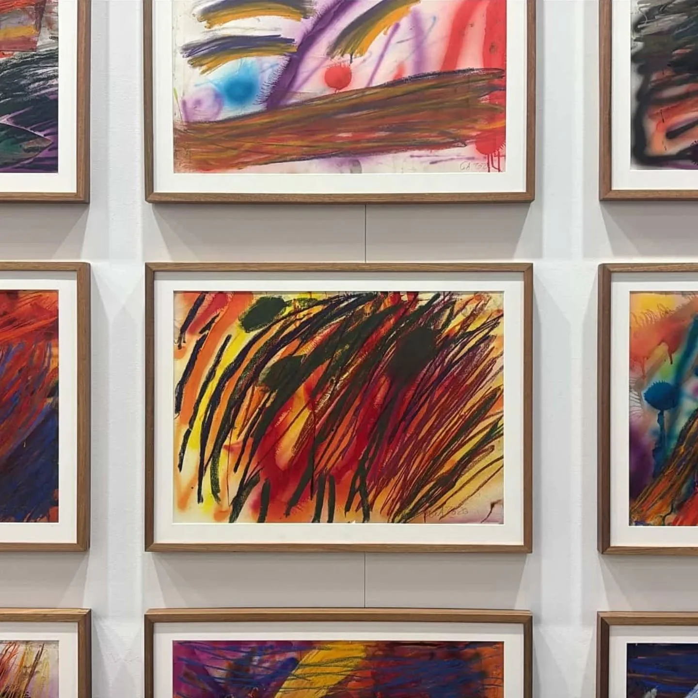 9 spotted gum frames we recently completed for @gene_ahern at @cassandrabird.gallery @melbourneartfair 

A classic hardwood look 

Congrats Gene on the show!