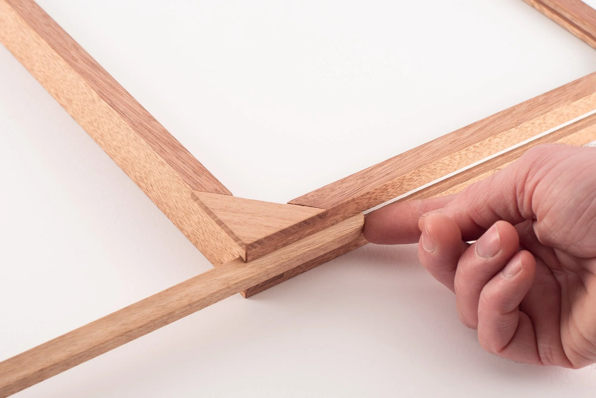 Hanging Dovetail Frame-3.jpg