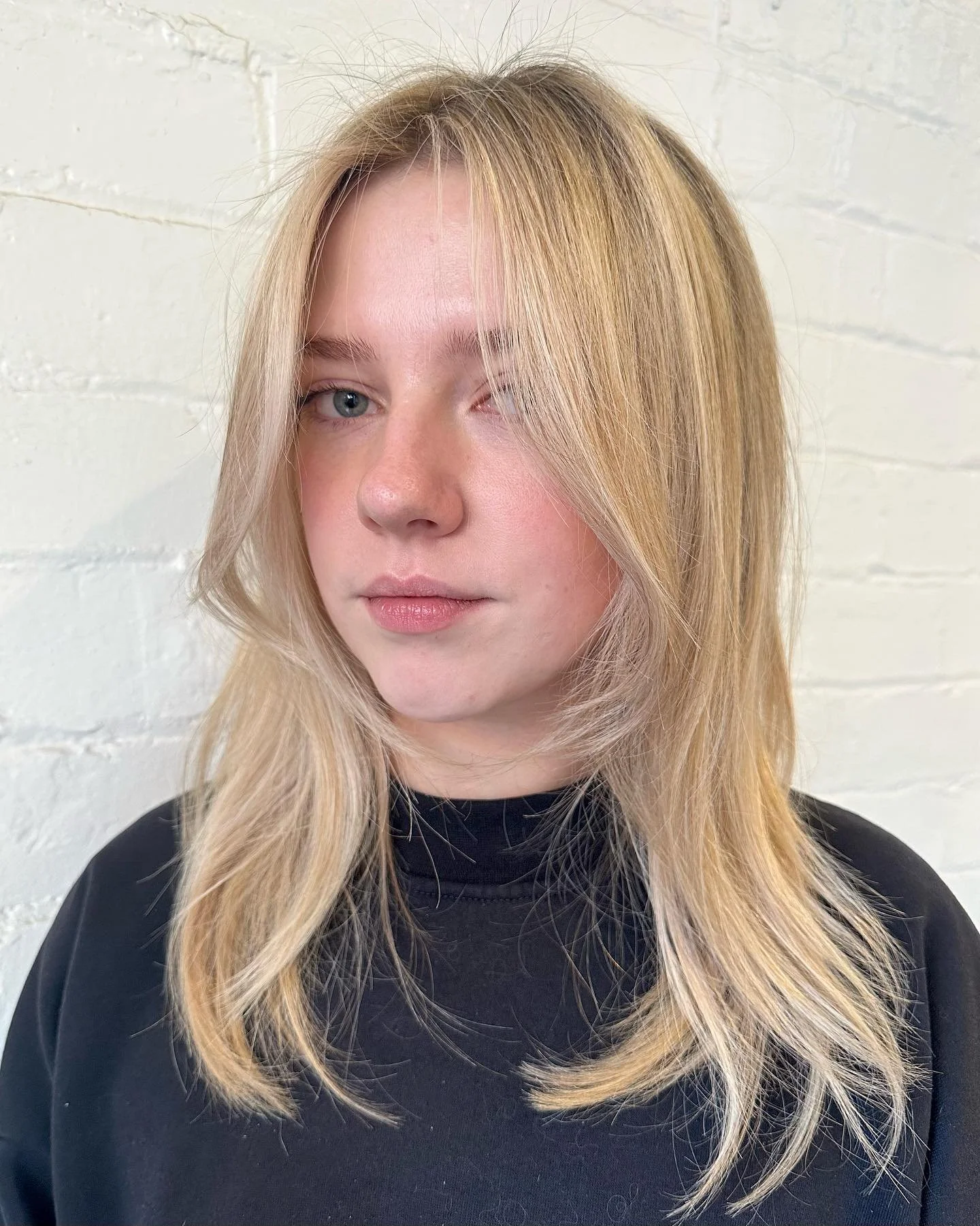 Blonde refresh by @catrina.everydaysalon 🧚🏻