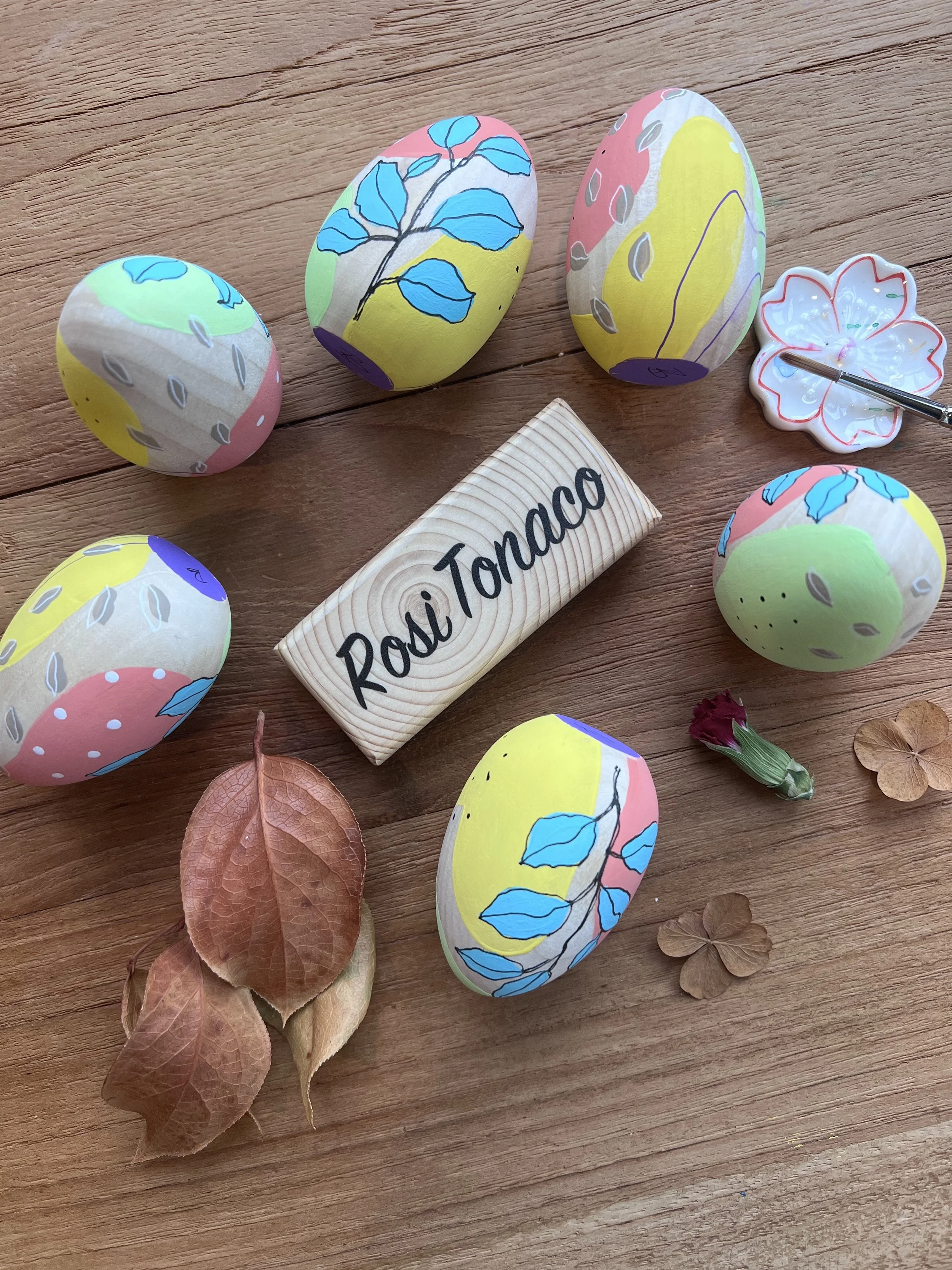 Wooden painted egg in Organic Art