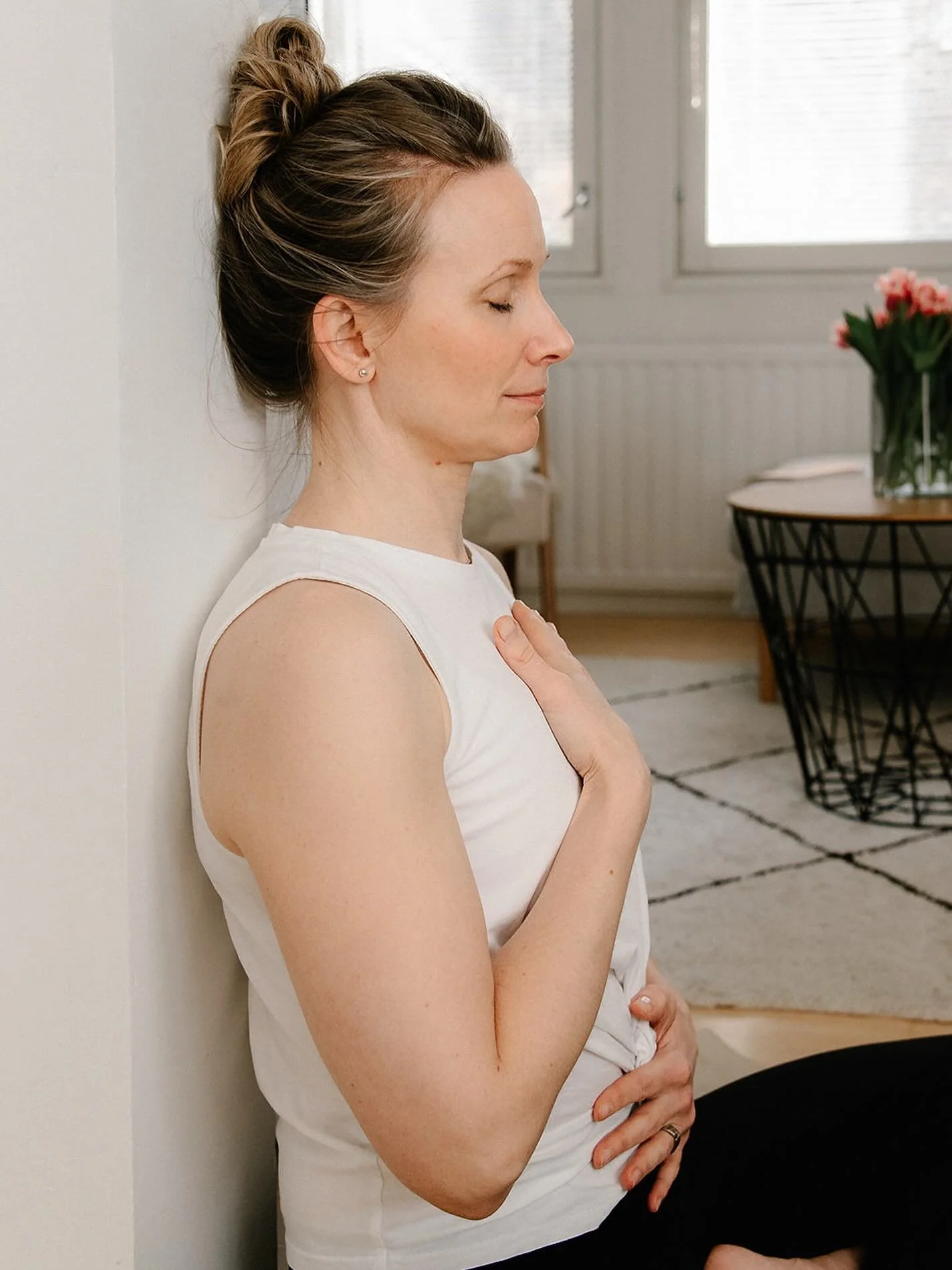 Viime perjantaina p&auml;&auml;sin pitk&auml;st&auml; auttelemaan  Mindfulnessin perusteiden pariin tutustumisessa ❤️

Mindfulnessin teemat on mulle jotenkin erityisen rakkaita ja niiden ohjaaminen tuntuu jotenkin erityisen merkitykselliselt&auml;, k