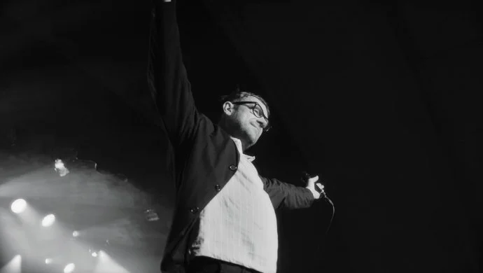 Blur St Charles Square