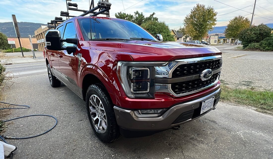 2022 f150 KING RANCH received that interior magic followed up with an exterior wash and wax,
-iron decontamination
- hand wash
-rims and tires scrubbed
- 6 month sealant
- interior scrub and vacuum
- steam treatment 
- plastics, vinyl and leather tre