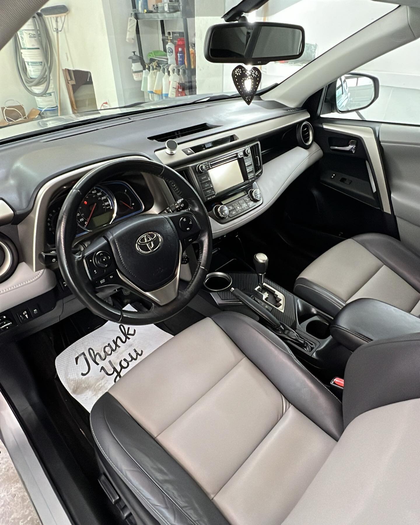 2013 RAV 4 received the PRE SALE detail special,
- full interior with leather treatment 
- full exterior 
- scratch touch up 
🔥🔥🔥🔥

DM/Text/Call today to book your next appointment!
📞 778-212-4994
📍 4316 29th Ave 
🥇 Ceramic pro
🫰🏽pick up/ dr