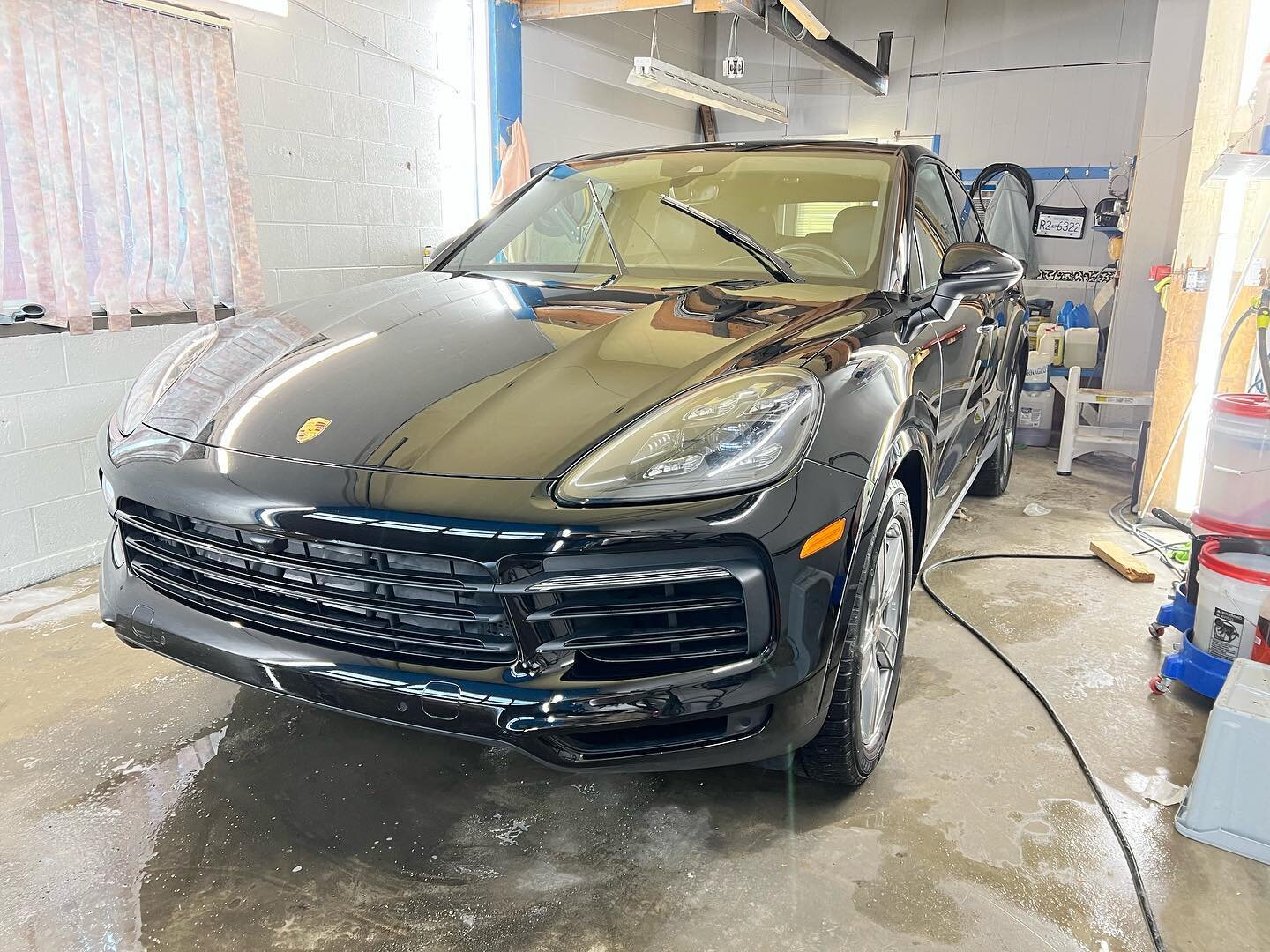 Monthly clean on the cayenne 🧼💦

Call/Text/DM Today to book your next appointment 

📞📲778-212-4994
#icsmobiledetailing #porsche #porschecanada #porschekelowna #porschecayenne #cayenne #carswithoutlimits #automotive-photography #washandwaxwhileyou