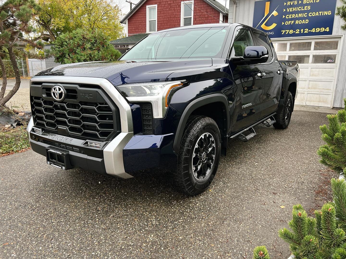 2023 Toyota Tundra 😍🤤

- 2 step paint correction 

⁠⁠⁠ DM/Text/Call today to book your next appointment!
📞 778-212-4994
📍 4316 29th Ave (open)
🚗 Mobile detailing
🥇 Ceramic pro
🫰🏽pick up/ drop off services available 

💻 http://www.icsmobilede