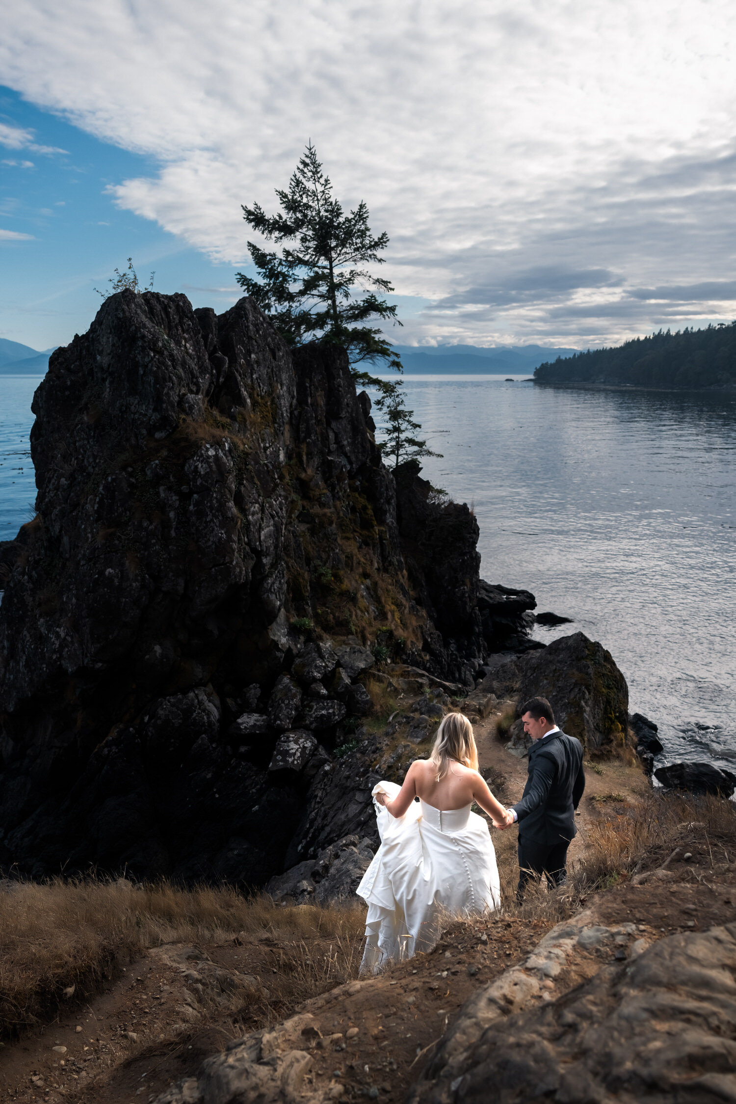 Vancouver Island Adventure Elopement and Small Wedding Photographer - Allie Knull's Photography-16.jpg
