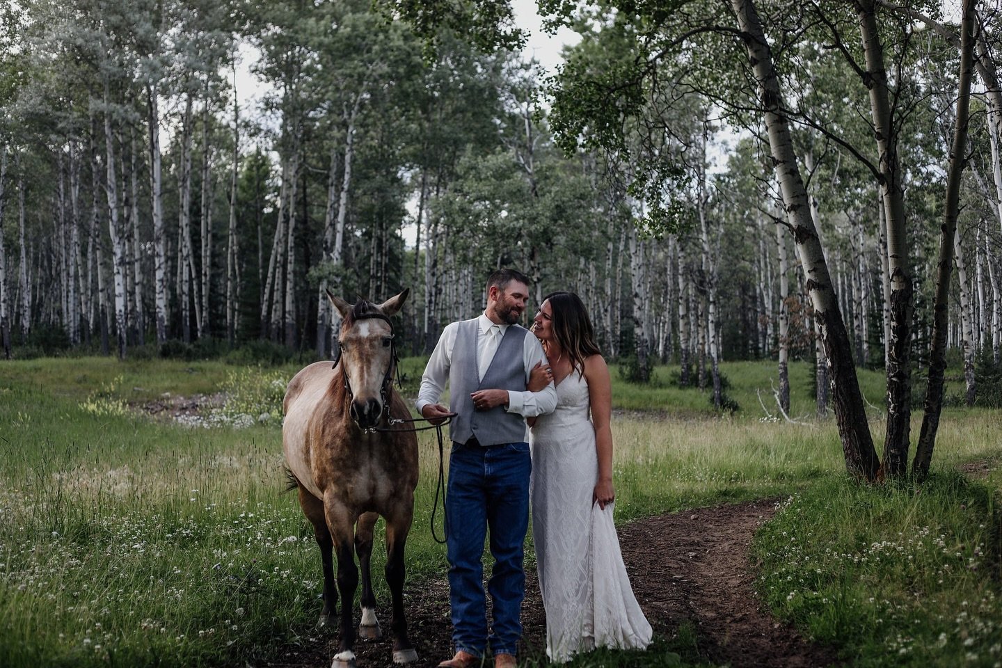 👇 Outdoor summer Activities for your Elopement 👇

Here&rsquo;s a list of some of my fav activities to include for your summer outdoor elopement! Adding an activity that you both enjoy doing together makes the day more unique &amp; personable 

- PO