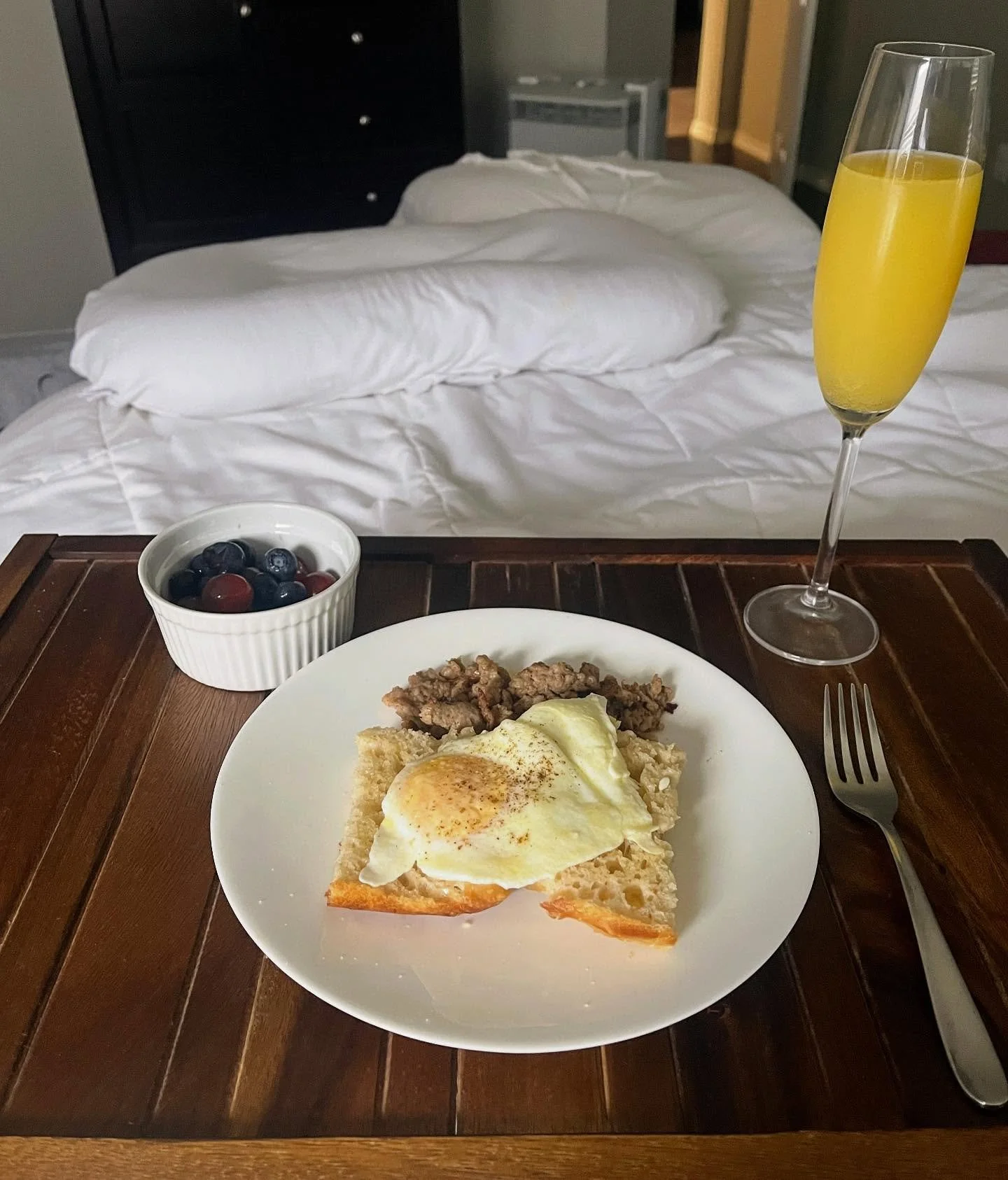 woke up to homemade breakfast in bed this morning, for no particular reason other than the fact that @smblasik is the sweetest. 🥰