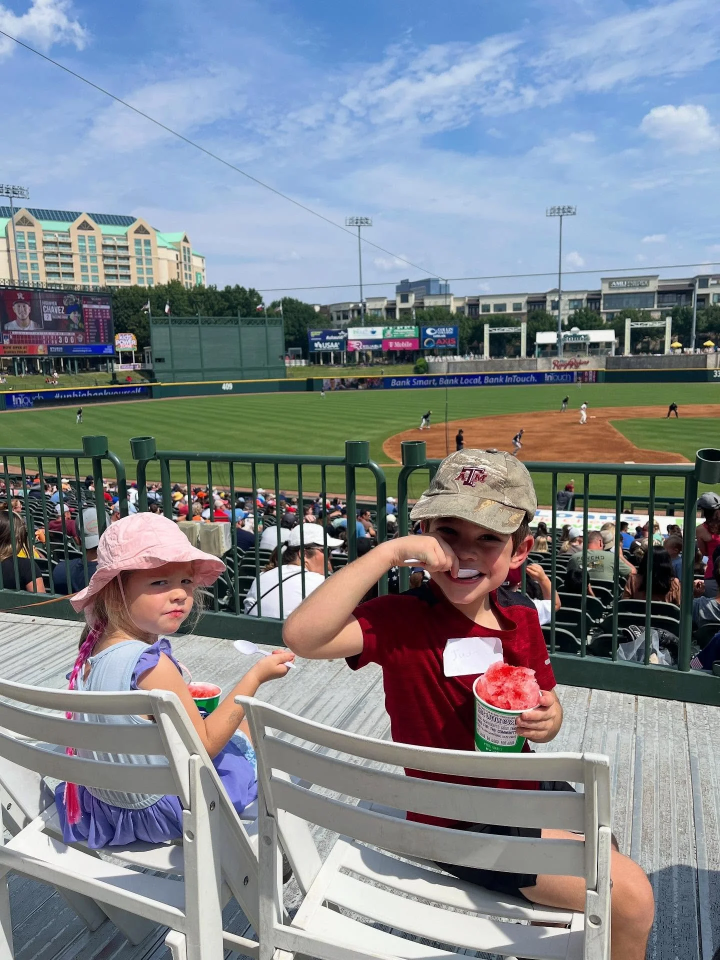an afternoon at the ballpark. ⚾️🧢