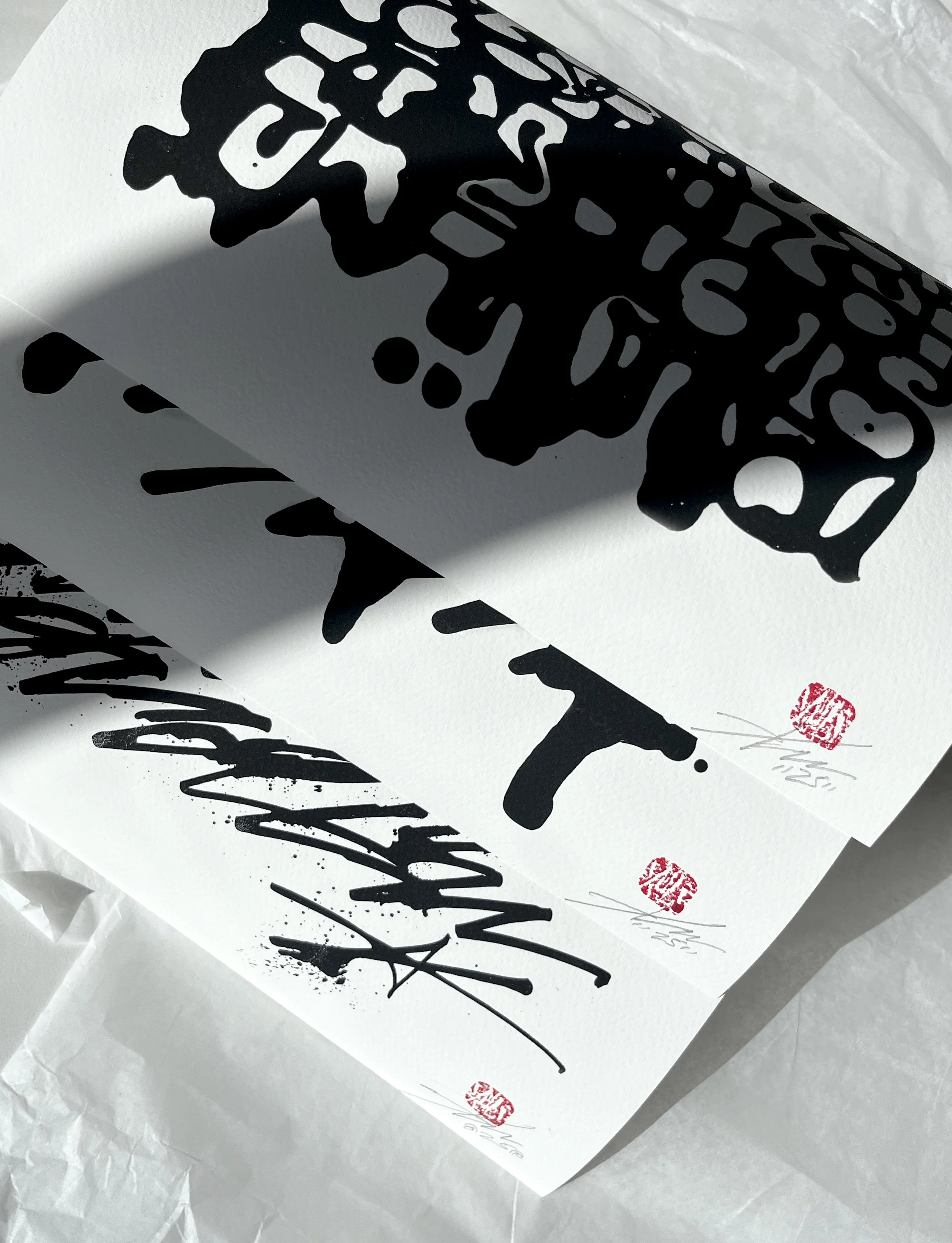 π OBJECTS, PRINTS & APPAREL