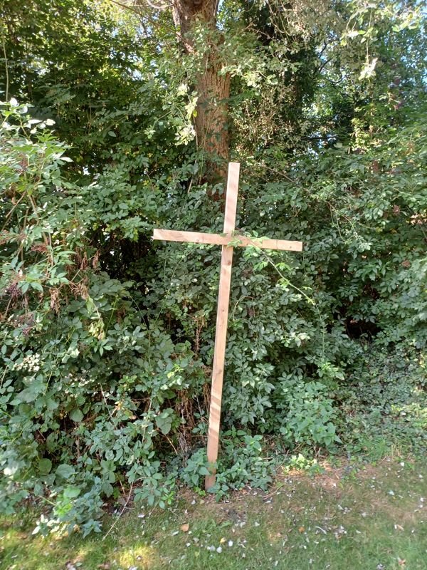 Barnby churchyard pic 3 - 800.jpg