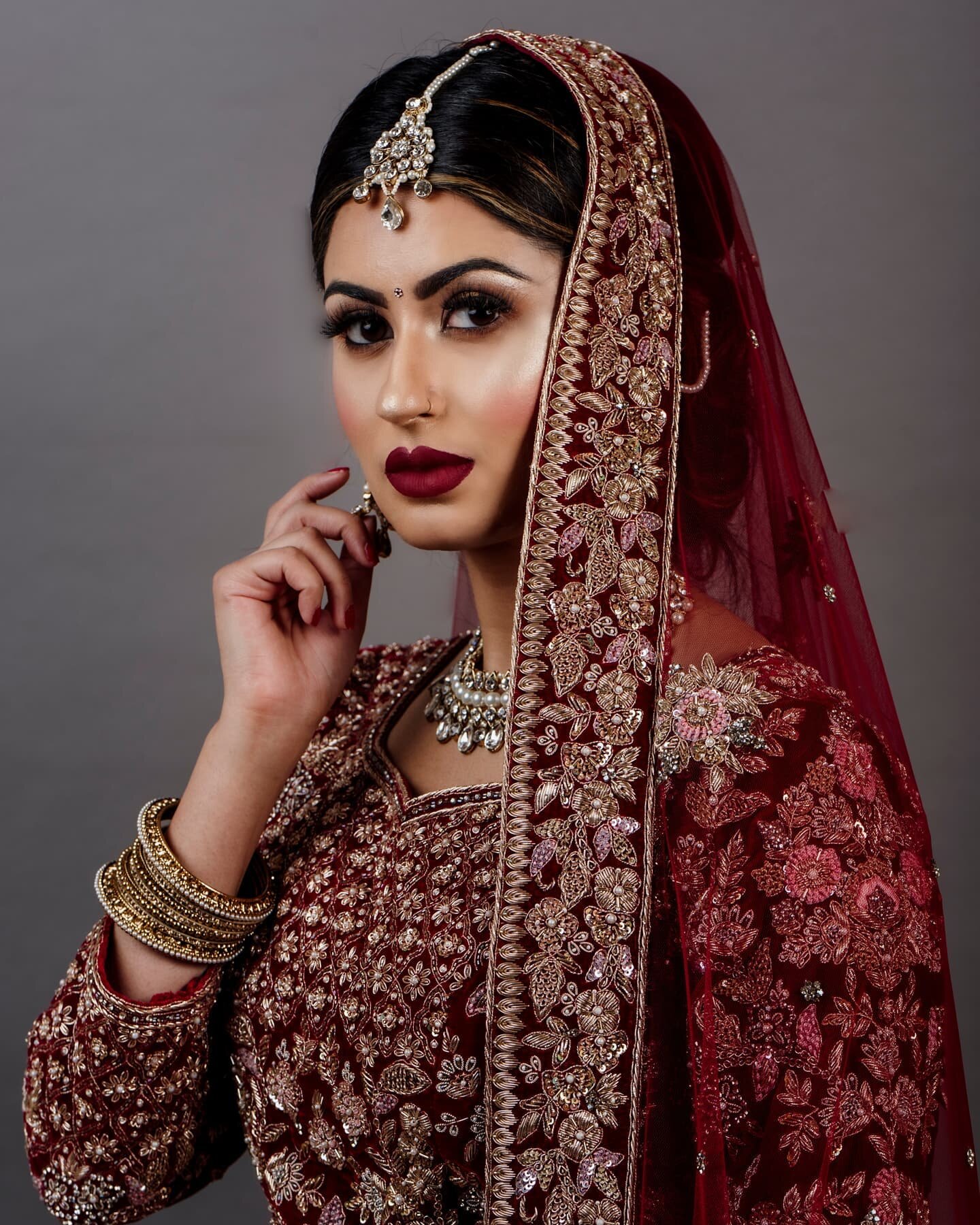 The look we have been waiting to share.. Our BEAUTIFUL Asian Bridal Look 🥰

I love everything about Asian Bridal looks. They are super colourful &amp; the brides always look phenomenal. 

There is always a WOW reaction from everyone. 😍
____________