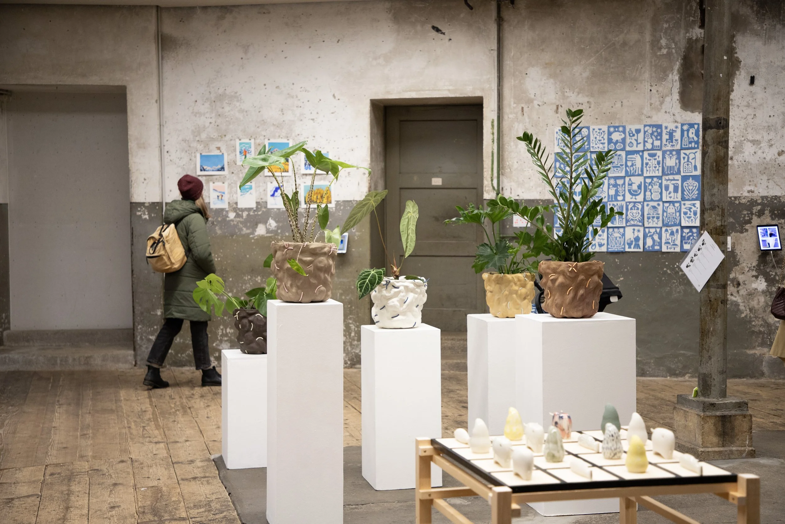 HORS FORMES 2025 is a group exhibition celebrating illustration and ceramics, presented by a collective of women artists at La Voirie in Biel/Bienne.