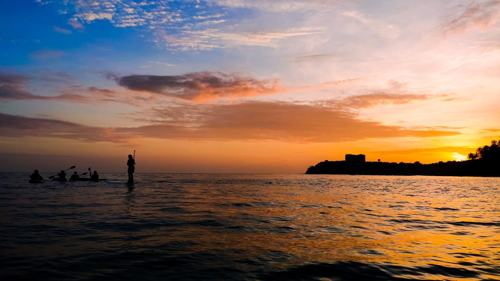 sunset sup and kayaking at hollant beach with sahasea