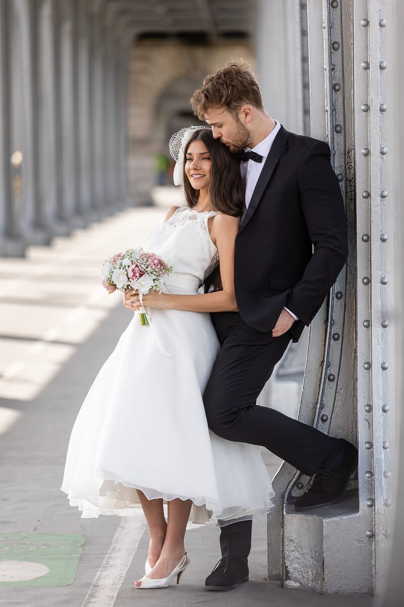 Wedding couple on Bir Hakeim Bridge