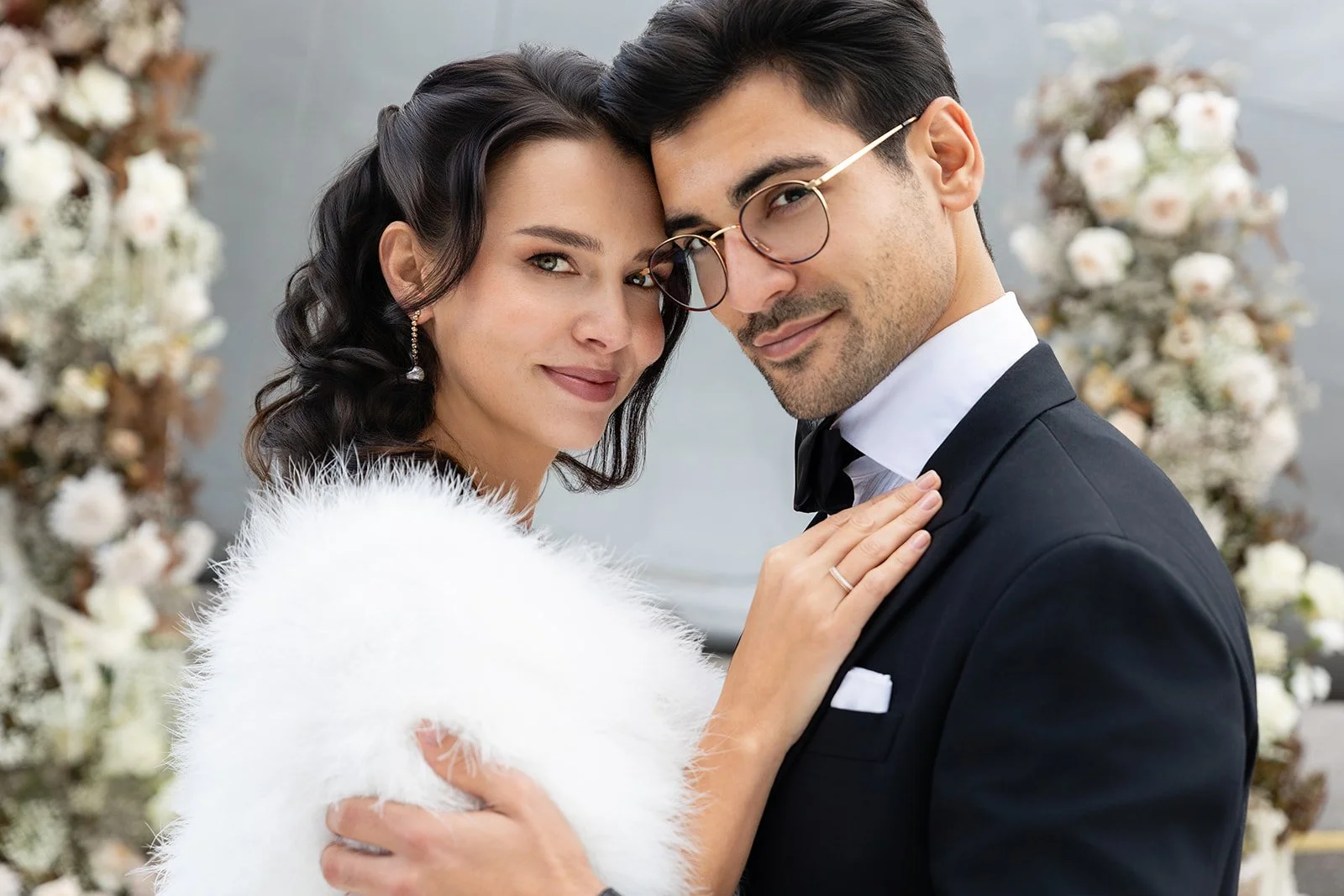 Fotograf Standesamt Wien Hochzeitspaar vor Traubogen