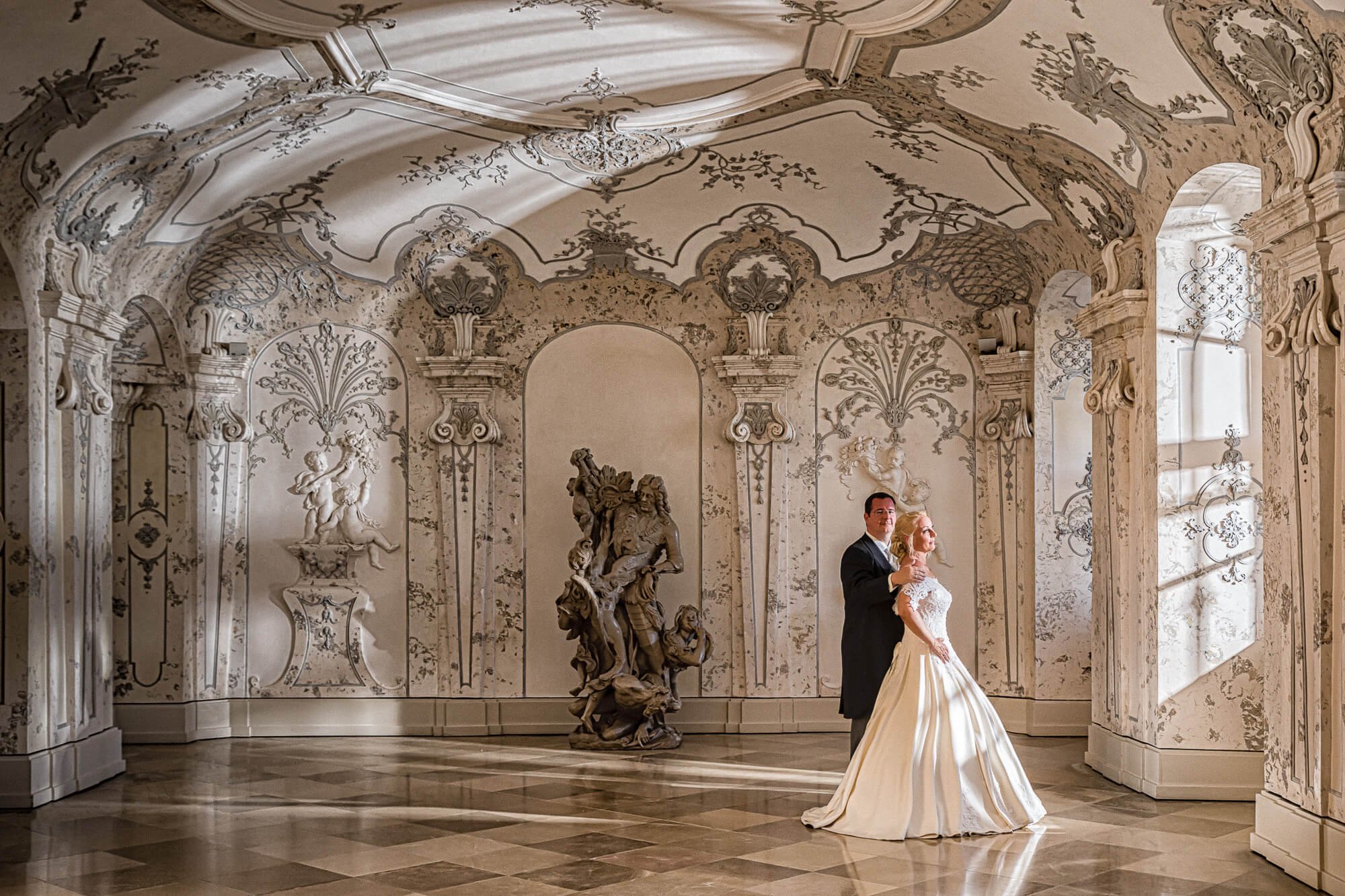 Wedding couple in Schloss Hof, Austria