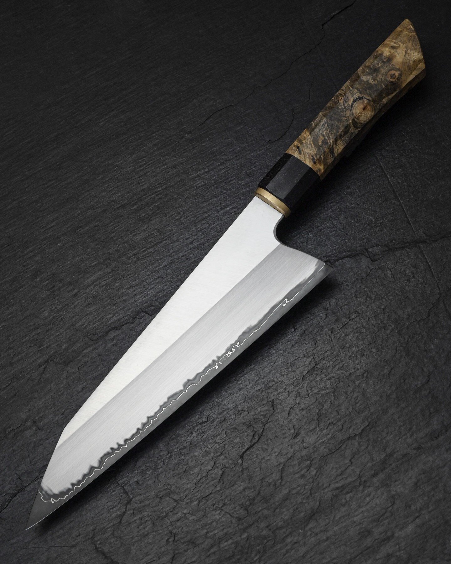 It's been a while since my last post - lot's going on behind the scenes. Fear not though...Lubel Knives is still alive and kicking!

This rather tasty K-tip Gyuto went off to the Harvey @phitcairn for his 21st birthday present from his folks. You're 