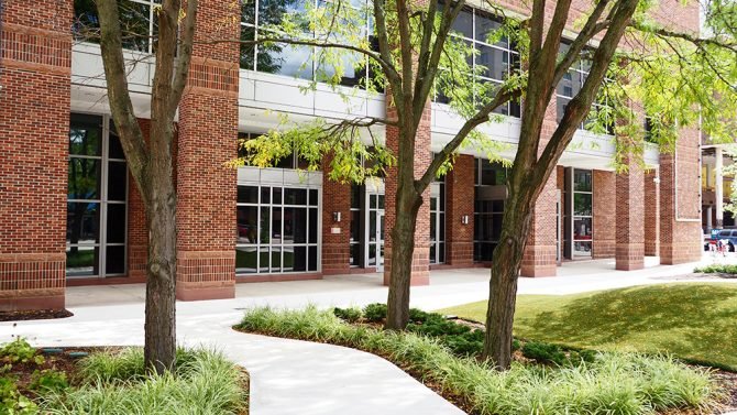 The-Refreshed-North-Plaza-670x377.jpg