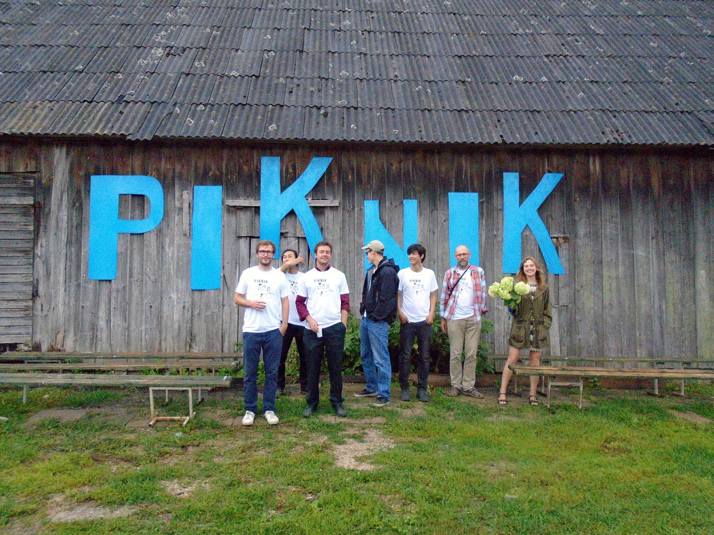  Artists of “PIKNIK” 