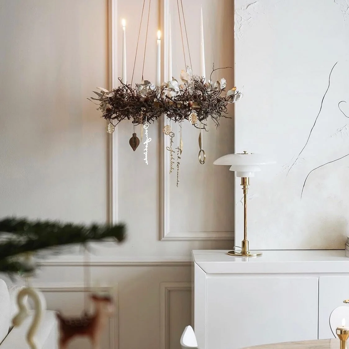 &bull; F E S T I V E  F E E L S &bull;

#christmasdecorinspo #festivehome #christmasdecoration #candlelight #festivefeels #homed&eacute;cor #xmasdecor #festivities #neutralhomes #candlelove 
📷 @tthese_beautiful_thingss