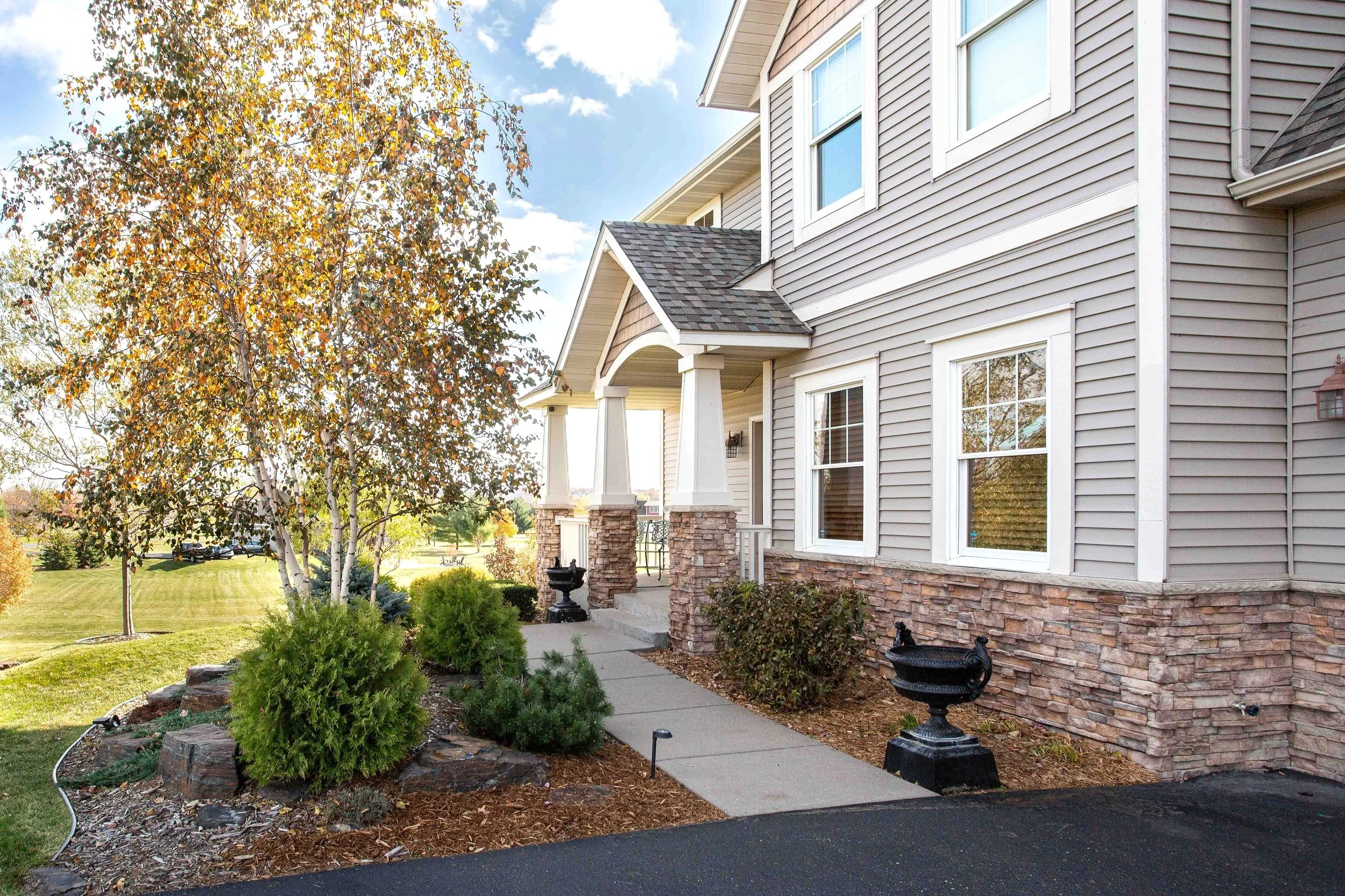 entry home in hudson wi