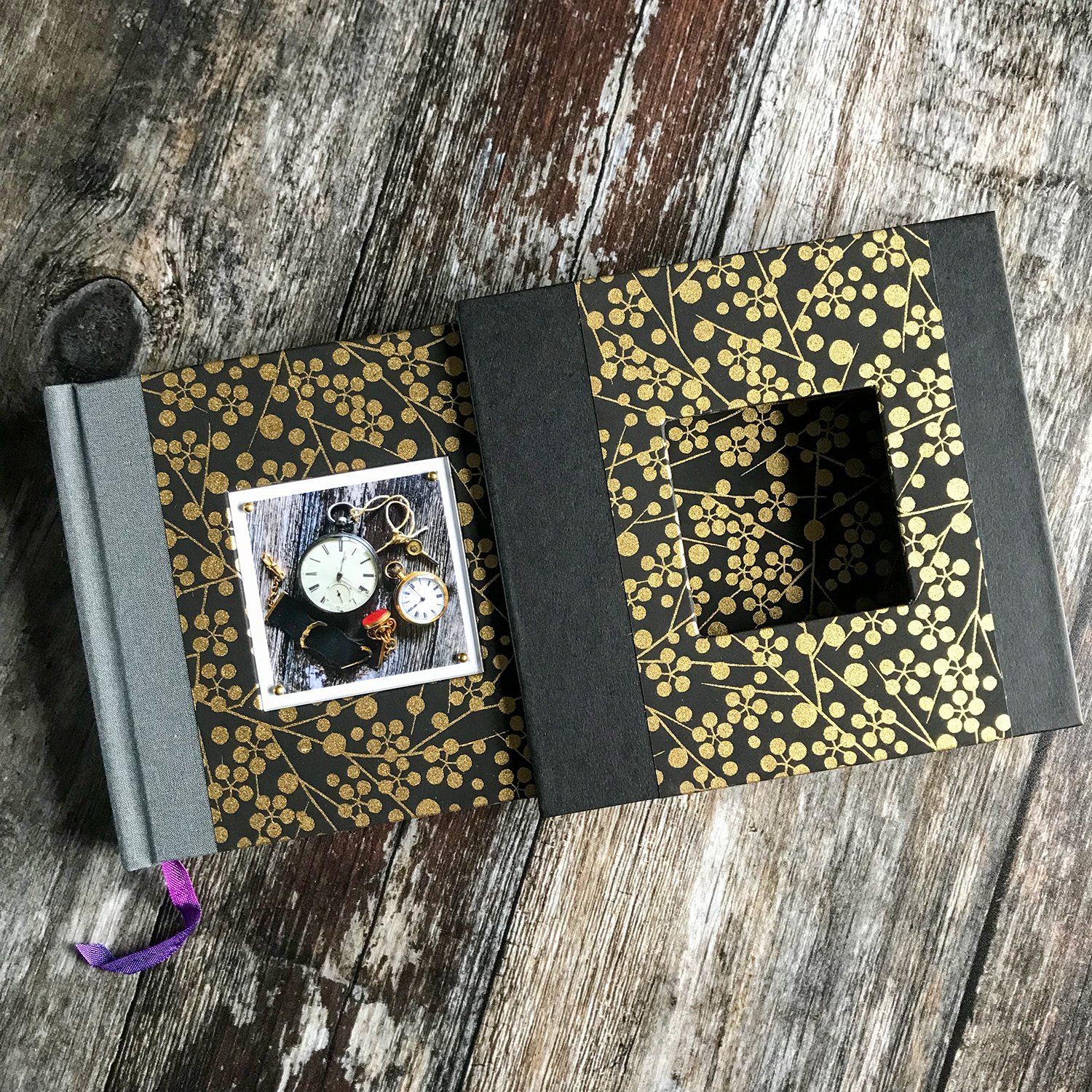 Pocket_watch_slipcase_black_partly_in.jpg