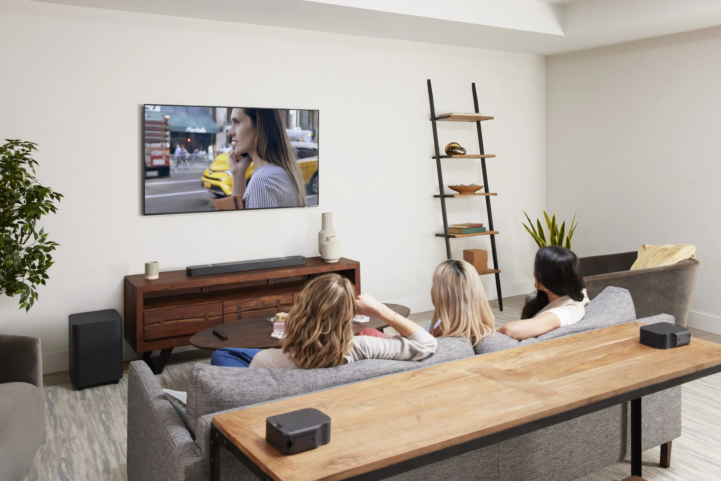 220524_JBL_Soundbar_800_Lifestyle_A_AW_7670_x4.jpg
