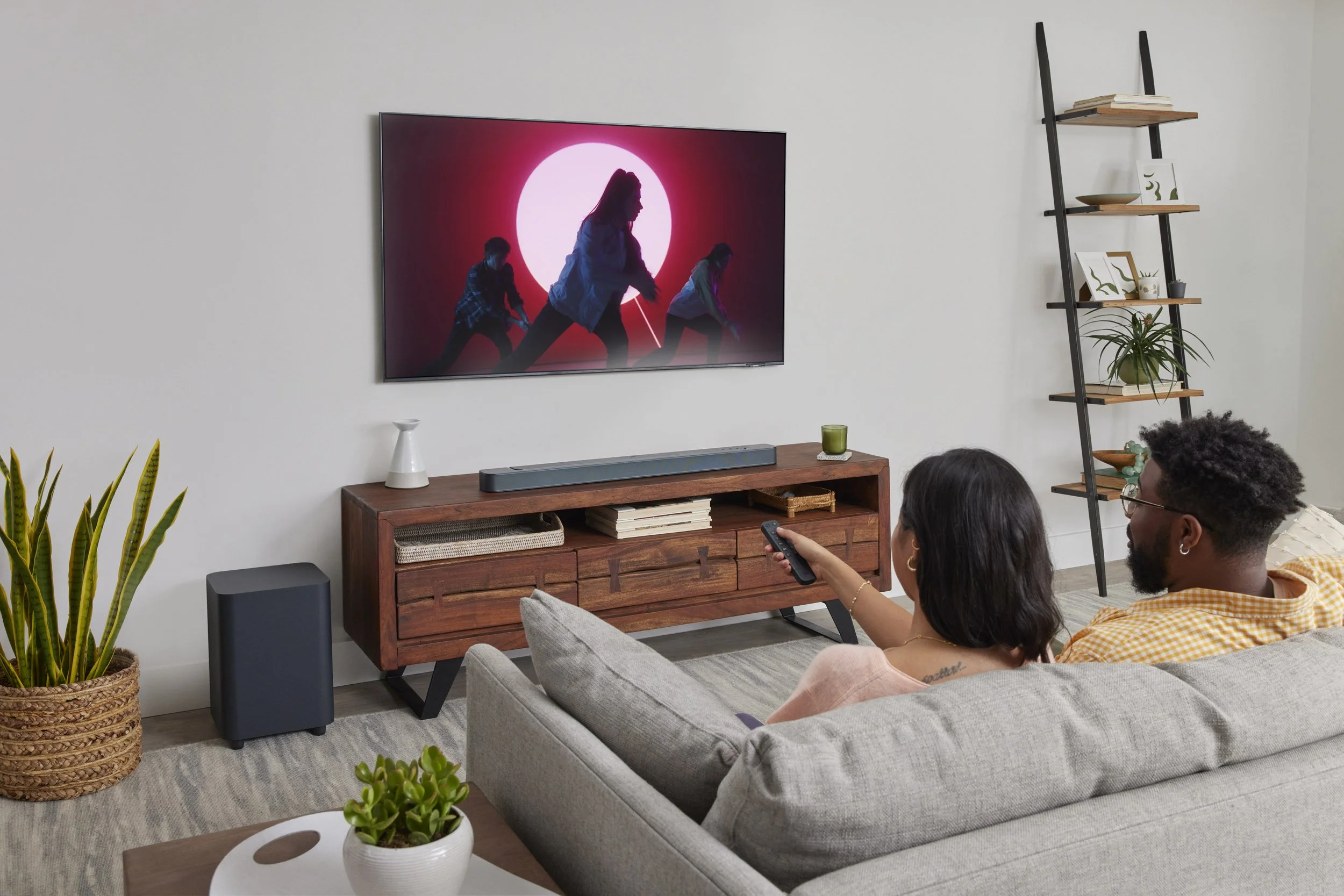 220524_JBL_Soundbar_500_Lifestyle_A_AW_9167_x2.jpg