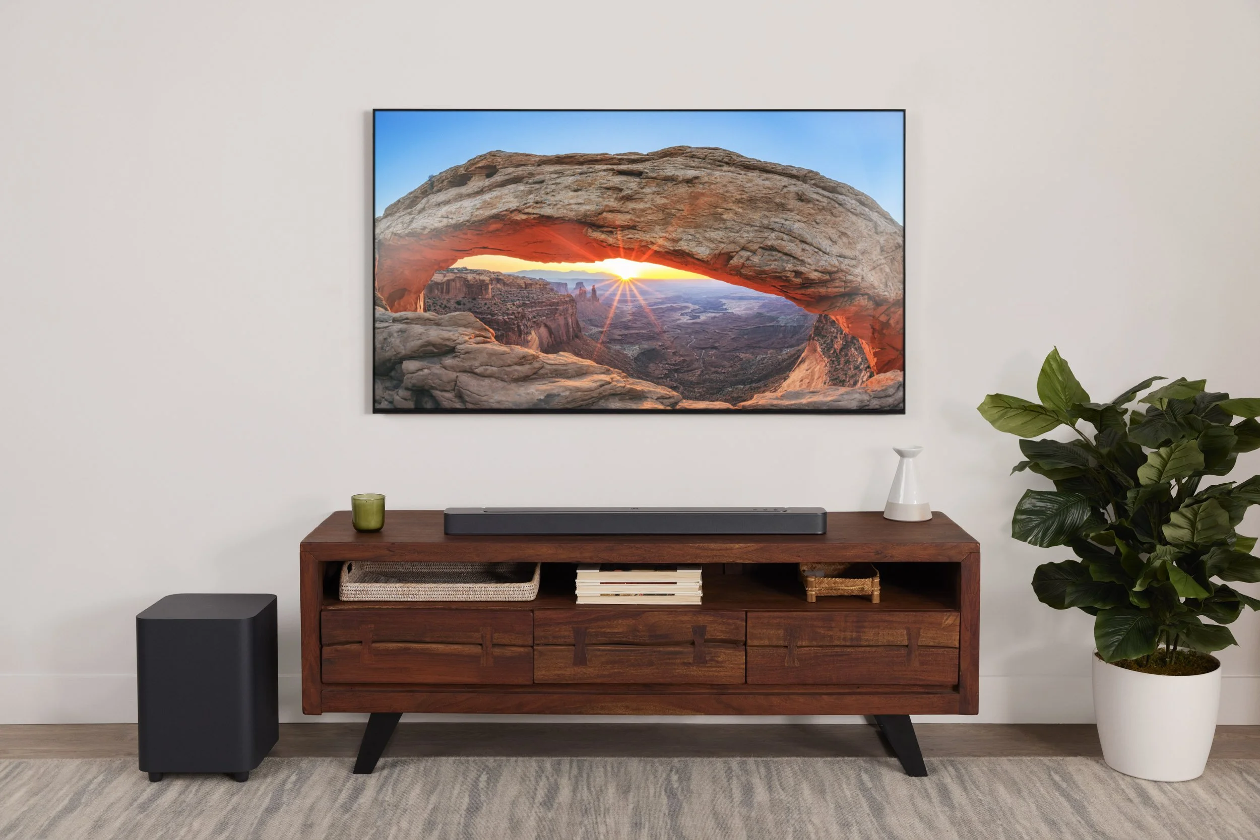 220524_JBL_Soundbar_500_Product_AW_8492_x3.jpg