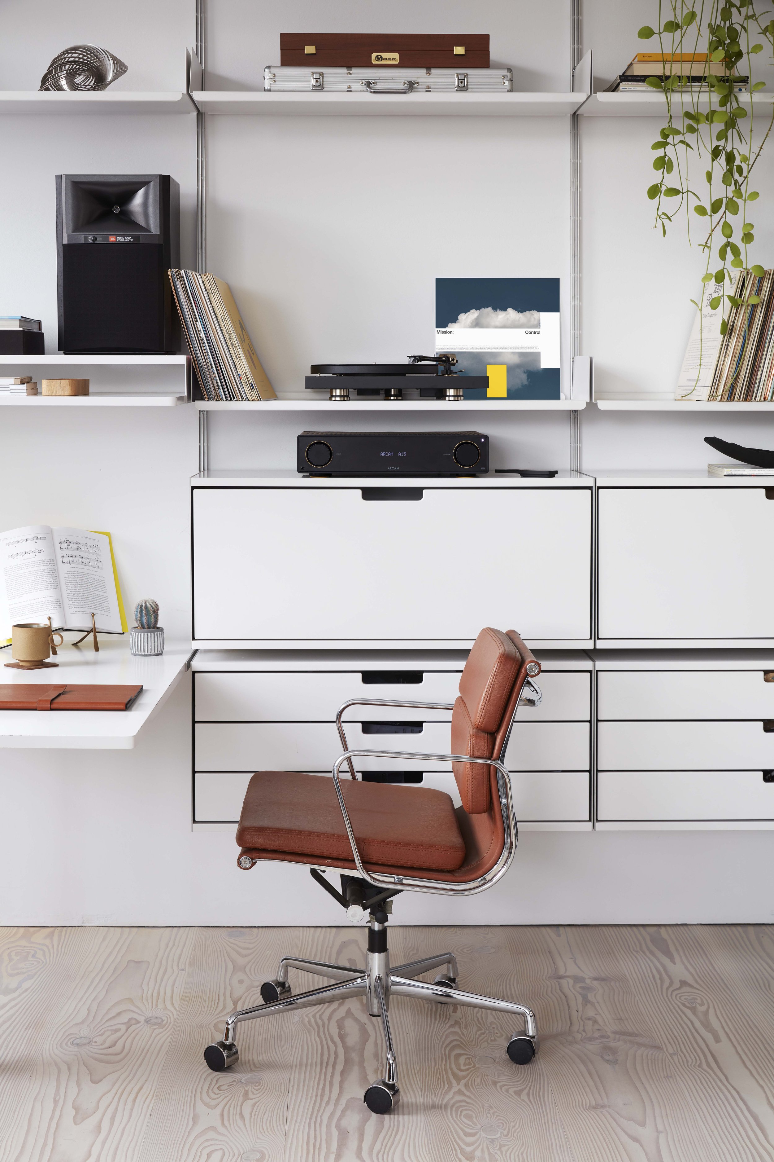 ARCAM_RADIA SERIES_Cameo_A15_JBL 4309P_Lifestyle.jpg