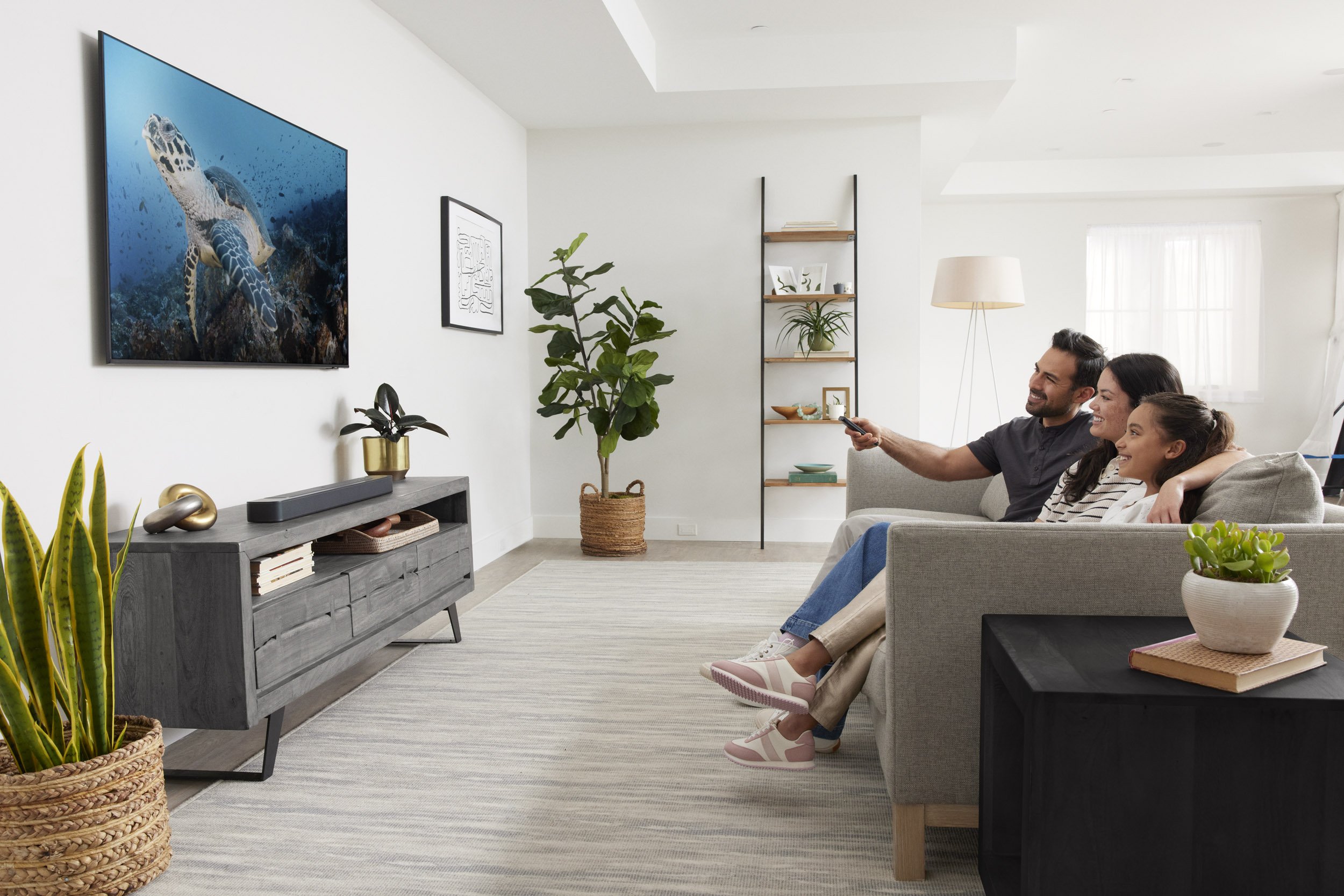 220524_JBL_Soundbar_300_Lifestyle_A_AW_9963_x.jpg
