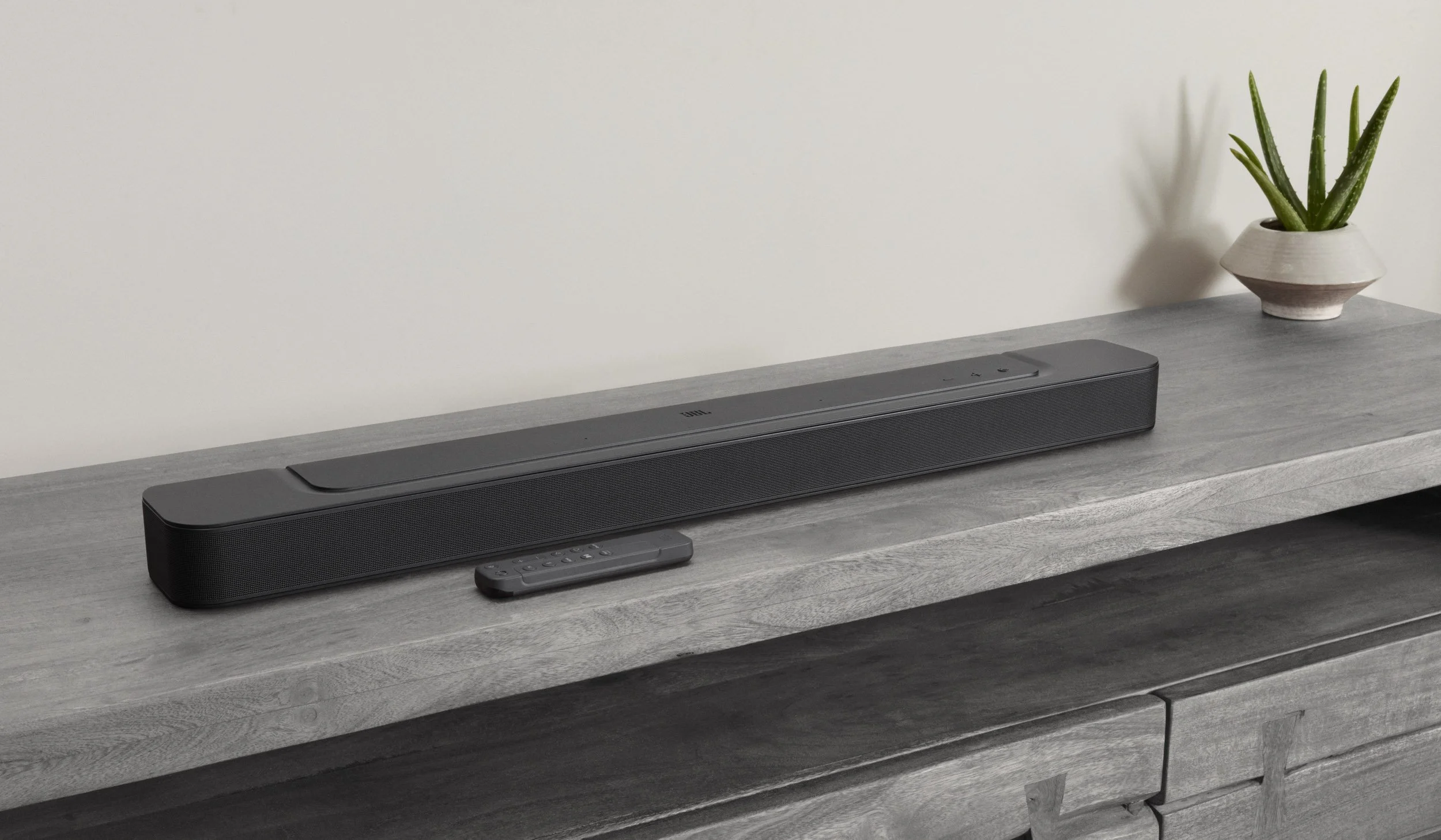 220524_JBL_Soundbar_300_Product_AW_8165_x2.jpg