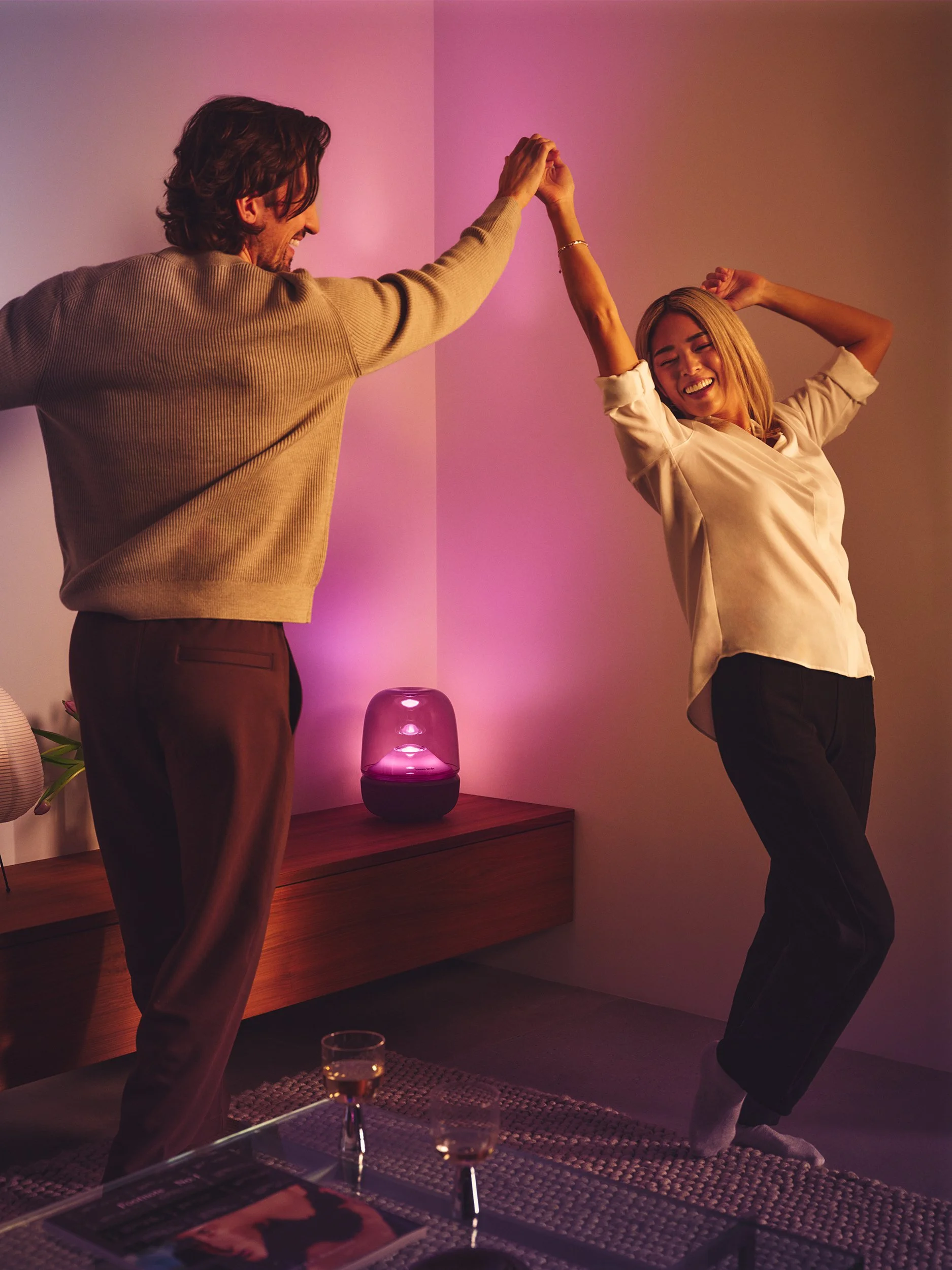 HarmanKardon-LIVING ROOM-043_B.jpg