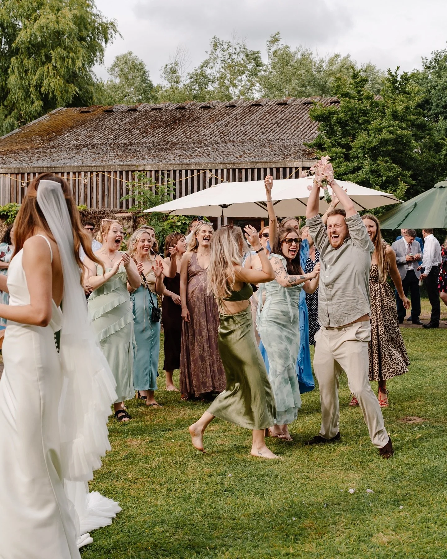 Connor &amp; the bouquet toss 💘

There are so many things that you go into a wedding day feeling like you want to (and don&rsquo;t want to) do, a timeline that gets made and you feel like we have to stick to, or traditions that might not feel like r