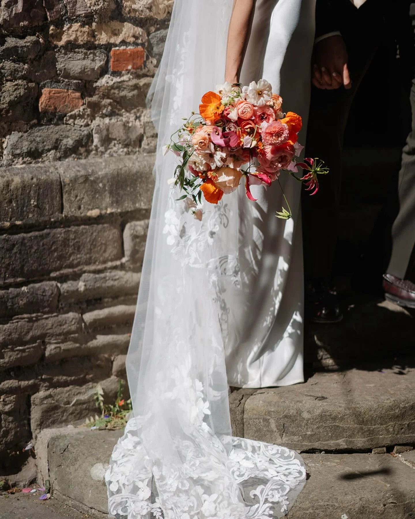 Tomorrow marks the first wedding of 2026 and I cannot wait to get back to doing what I love the most - photographing love and life at its best in the most gorgeous of venues

Taking me back to The Mount Without in Bristol, one of my top venues in the