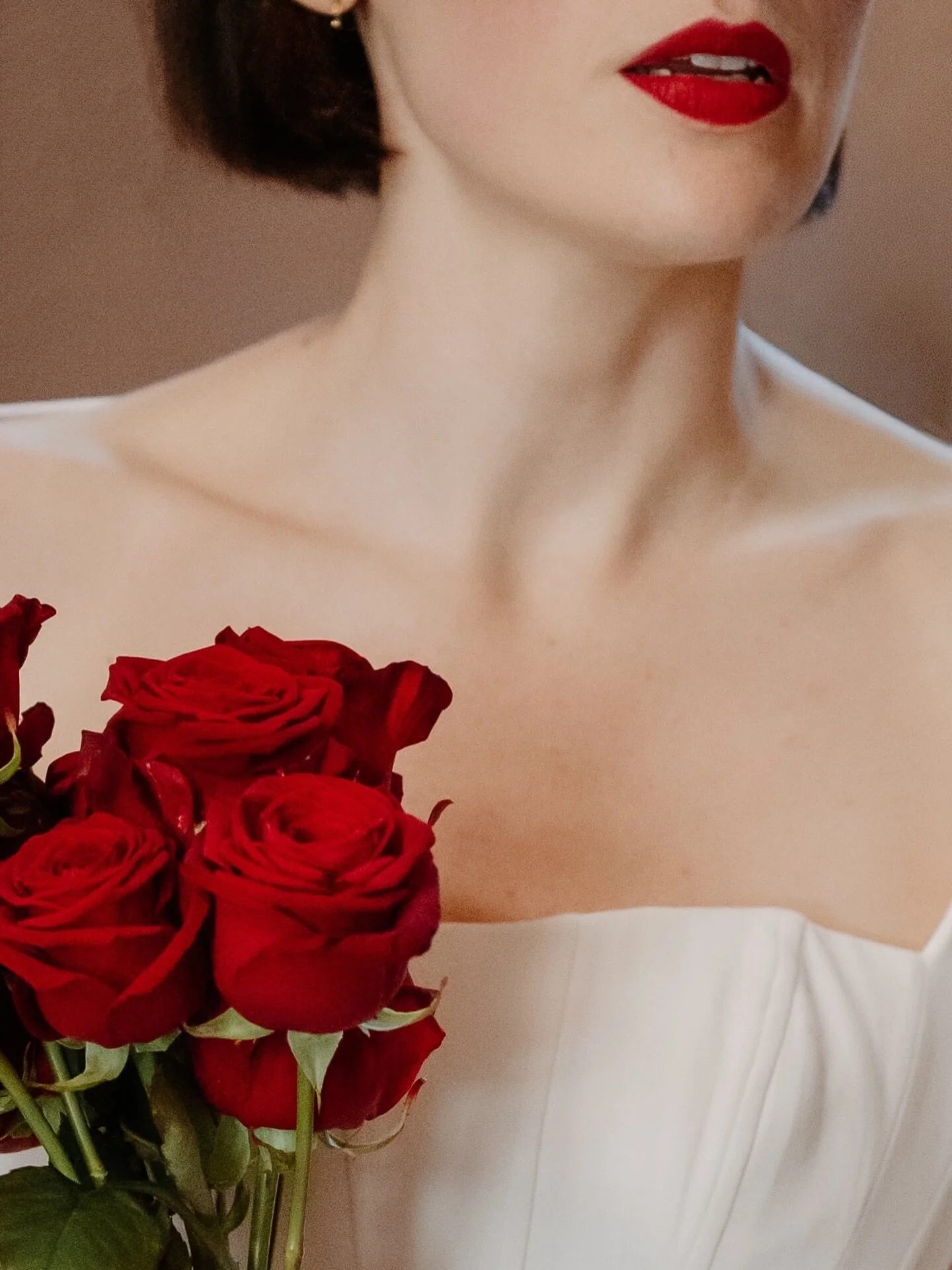 crimson on crimson - when the lipstick matches the roses

from Jo &amp; Ed&rsquo;s wedding

@weddingsattheforge 
@pasettiandboote 
@ahhtoots 
@littlethingsstitchco 

#londonwedding #bristolwedding
&thinsp;&thinsp;&thinsp;&thinsp;&thinsp;&thinsp;&thin