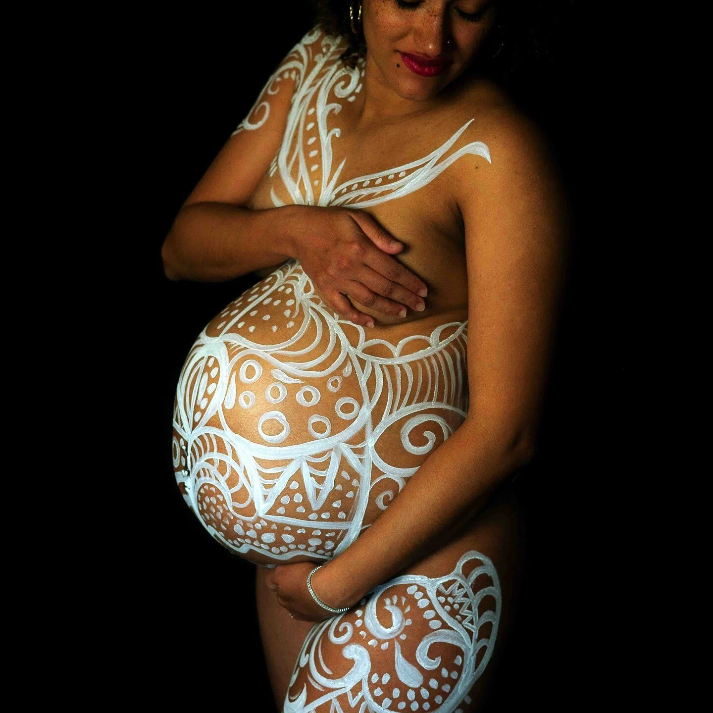 Nous vous avions parl&eacute; des s&eacute;ances photos de grossesse + bodypainting, une nouveaut&eacute; 2023 plut&ocirc;t originale !

Pensez &agrave; r&eacute;server votre s&eacute;ance et nous organisons avec notre &eacute;quipe de maquilleuses, 