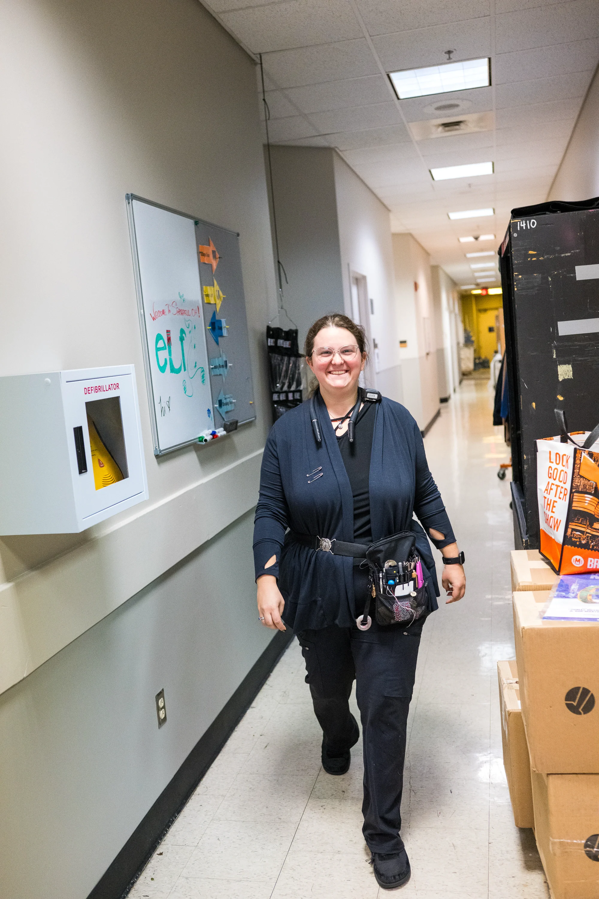 20251031_Elf Backstage_2730.webp