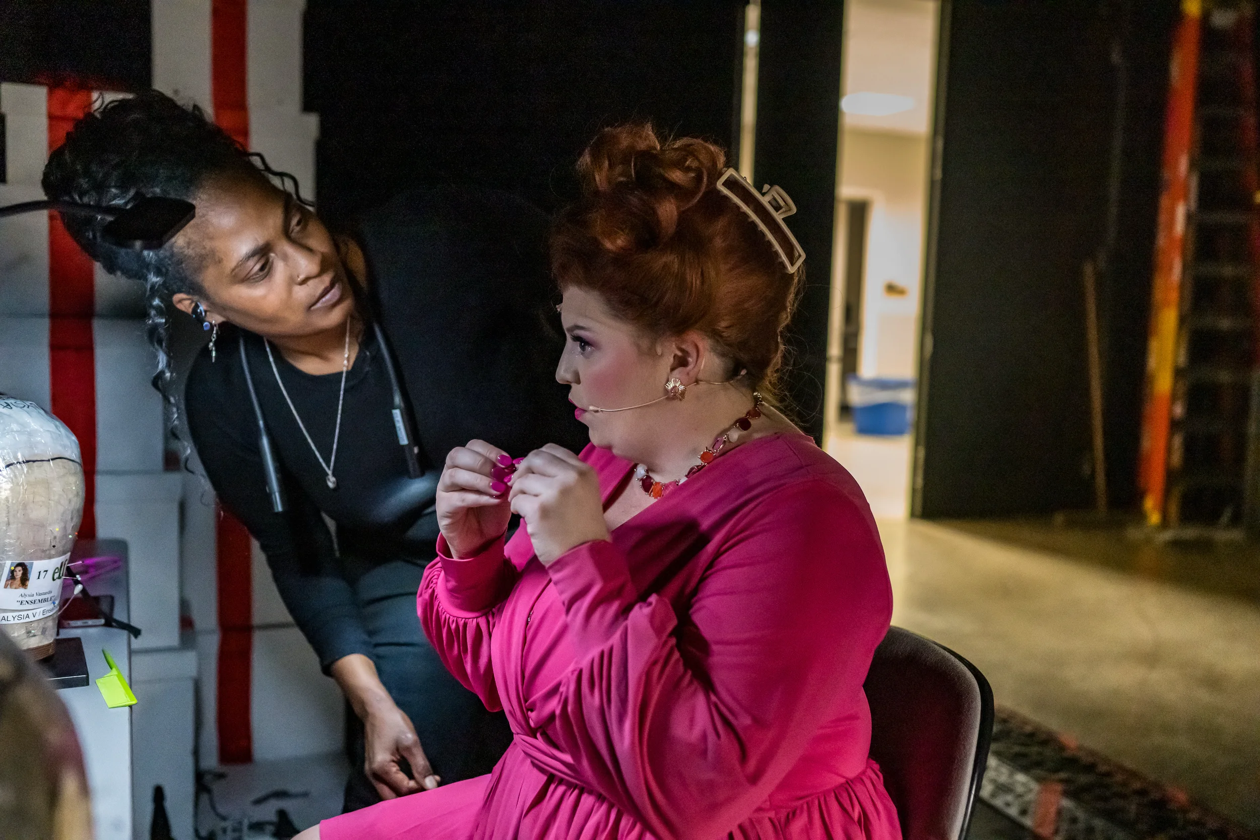 20251030_Elf Backstage_0523.webp