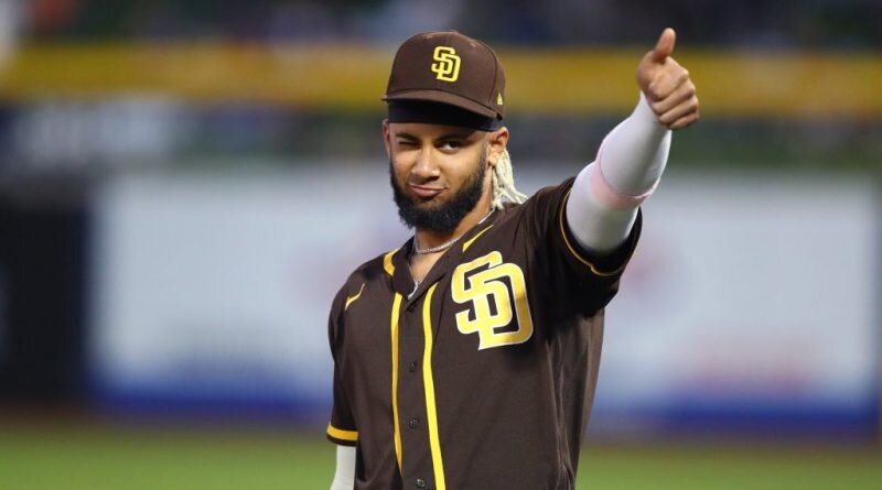 Fernando Tatis Jr. was just given a shit ton chicken nuggets