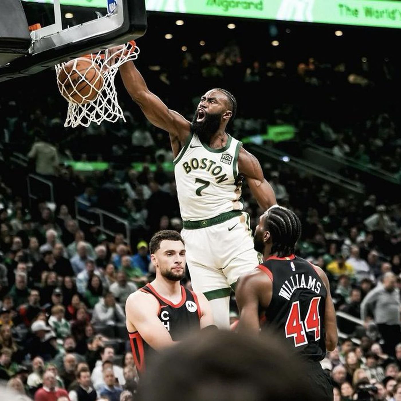 Jaylen Brown is not a good Dunker