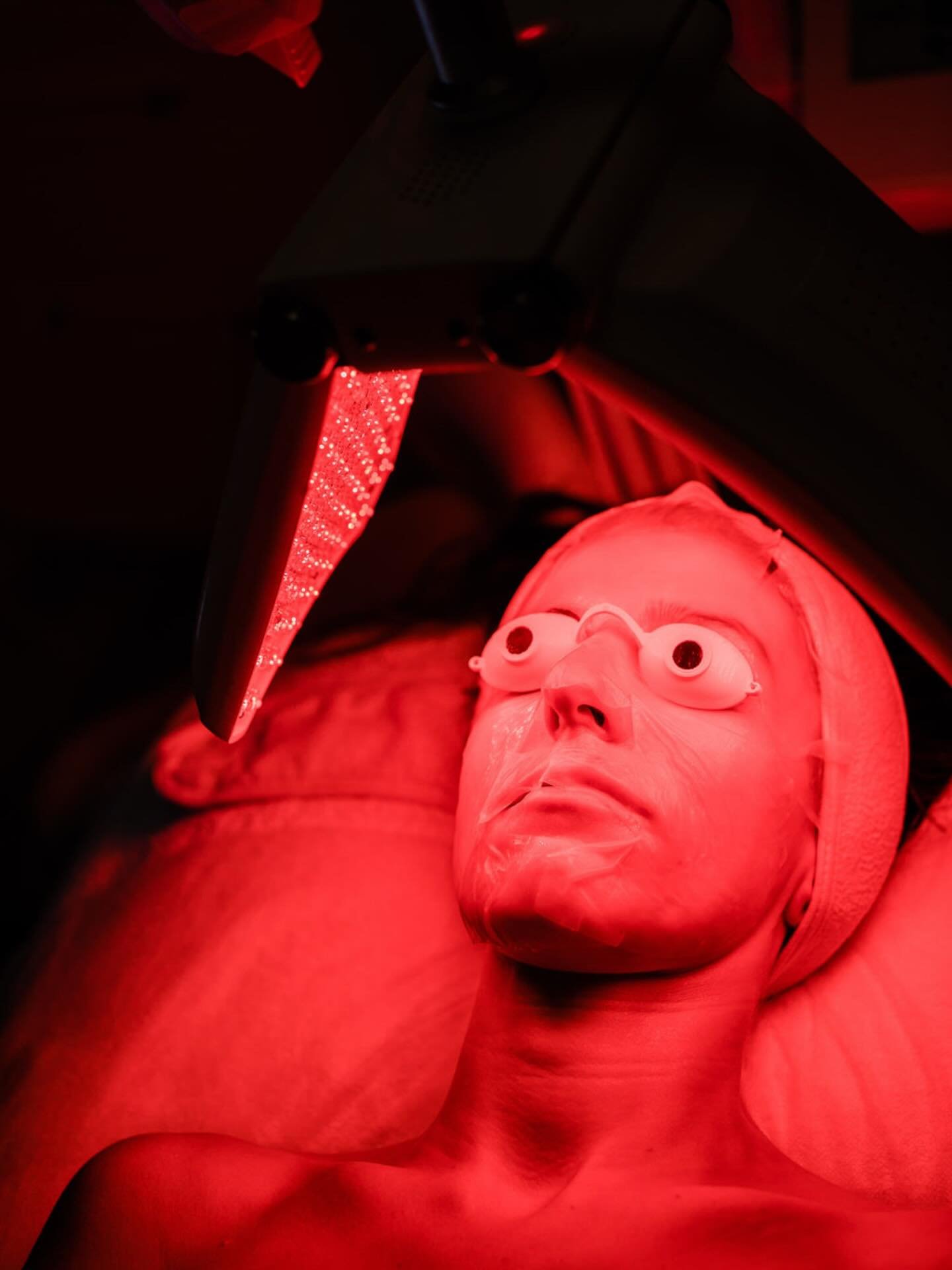 ✨ Did you know?
Our WestEnd Signature Facial includes Red Light Therapy &mdash; at no extra charge!
Red light helps:
&bull; Stimulate collagen
&bull; Reduce inflammation
&bull; Calm redness
&bull; Speed up healing
&bull; Boost your overall glow ✨

Bo