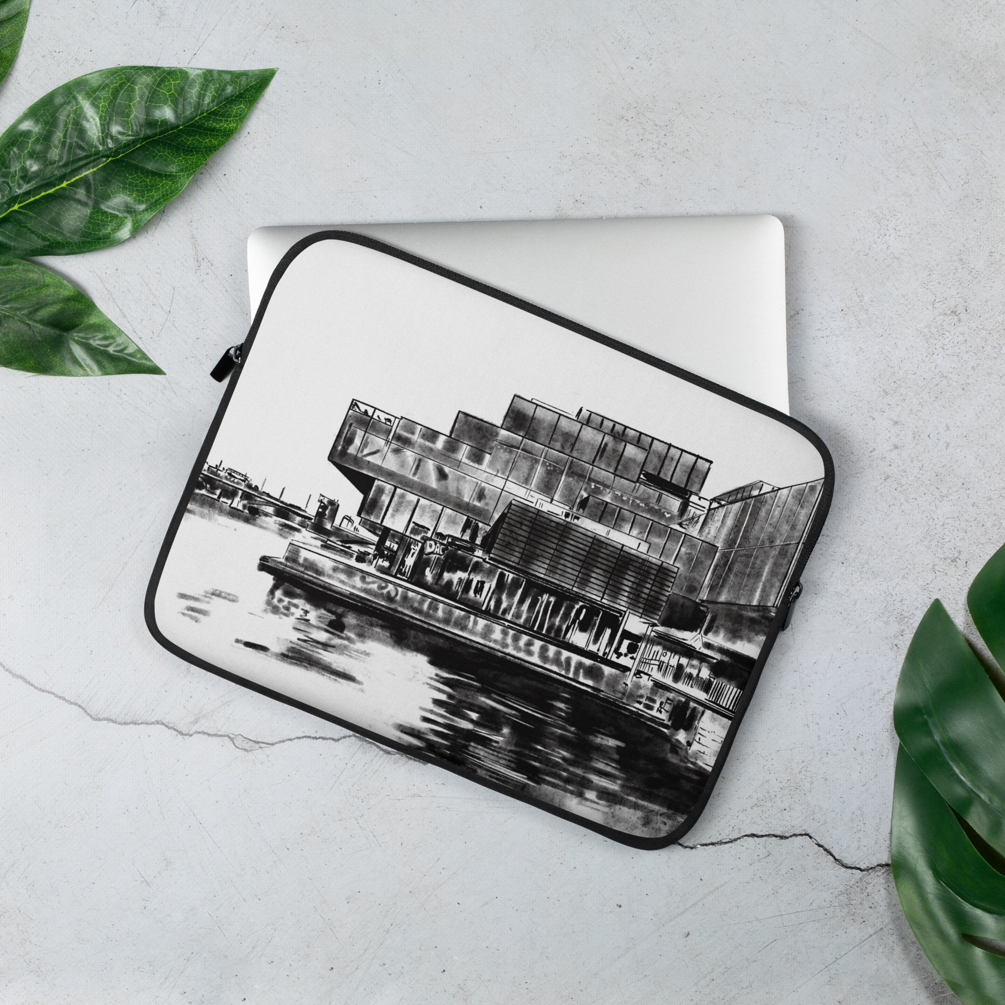 laptop-sleeve-13-front-646ce10be7c20.jpg