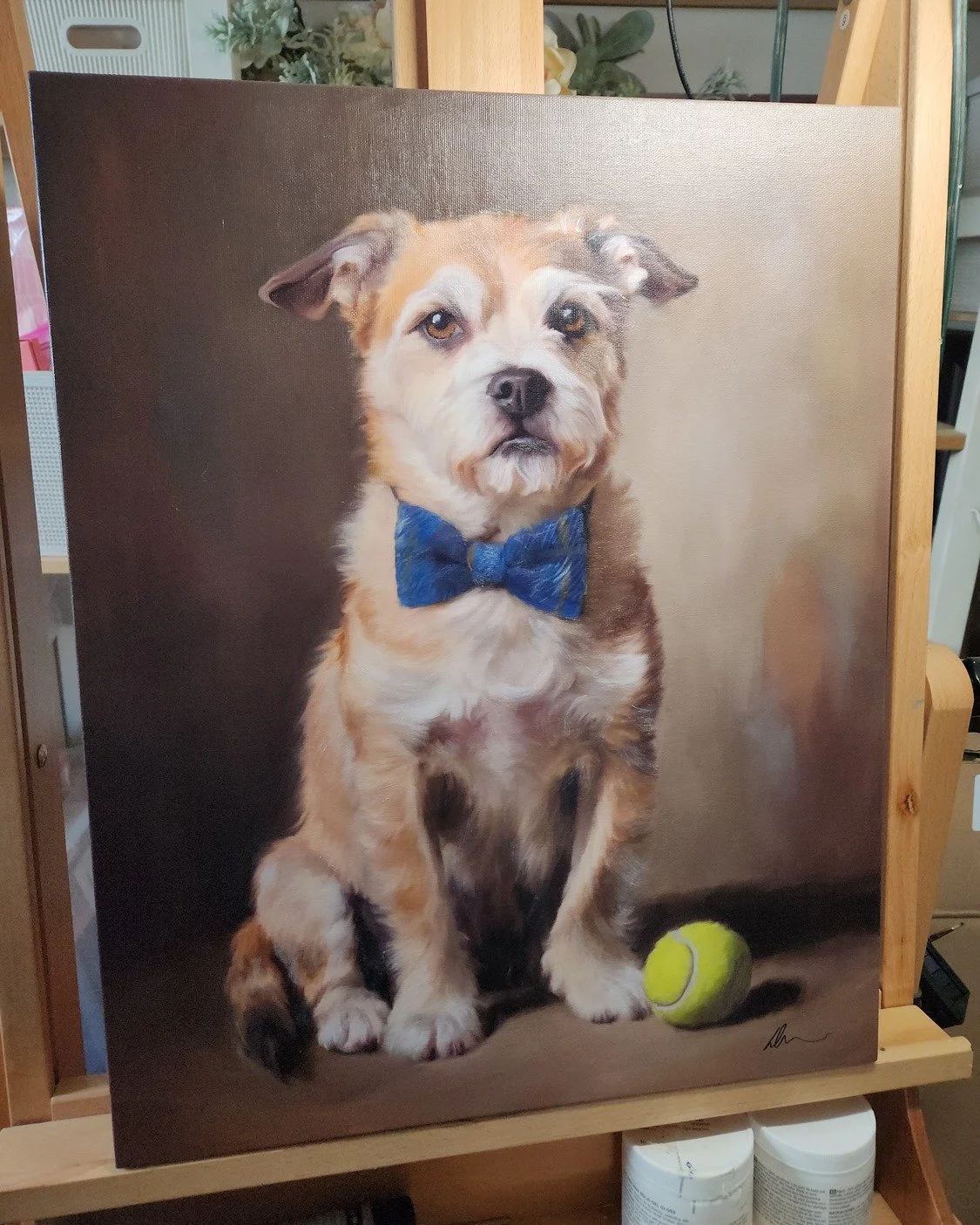 It's been a whrilwind week at the Samoyed show and I'm heading back this afternoon for the last time. In the meantime, I'm grabbing a few minutes in the studio to finish up this canvas of Ewok - I just love how this painting turned out!